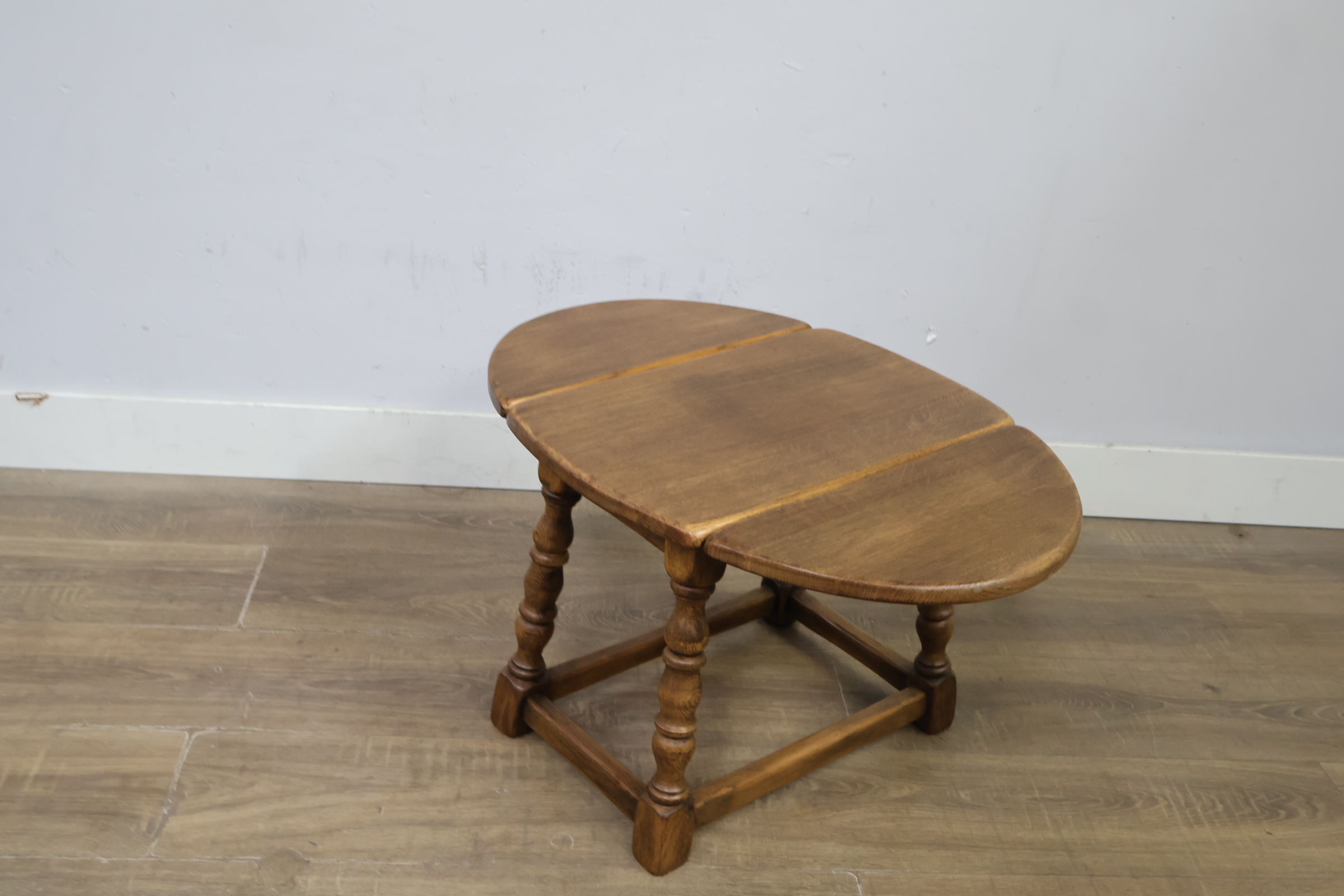 Houten bijzettafel met klapblad - Hangoor tafel – foto 9 – kavel bij GSD Auctions, Zoeterwoude