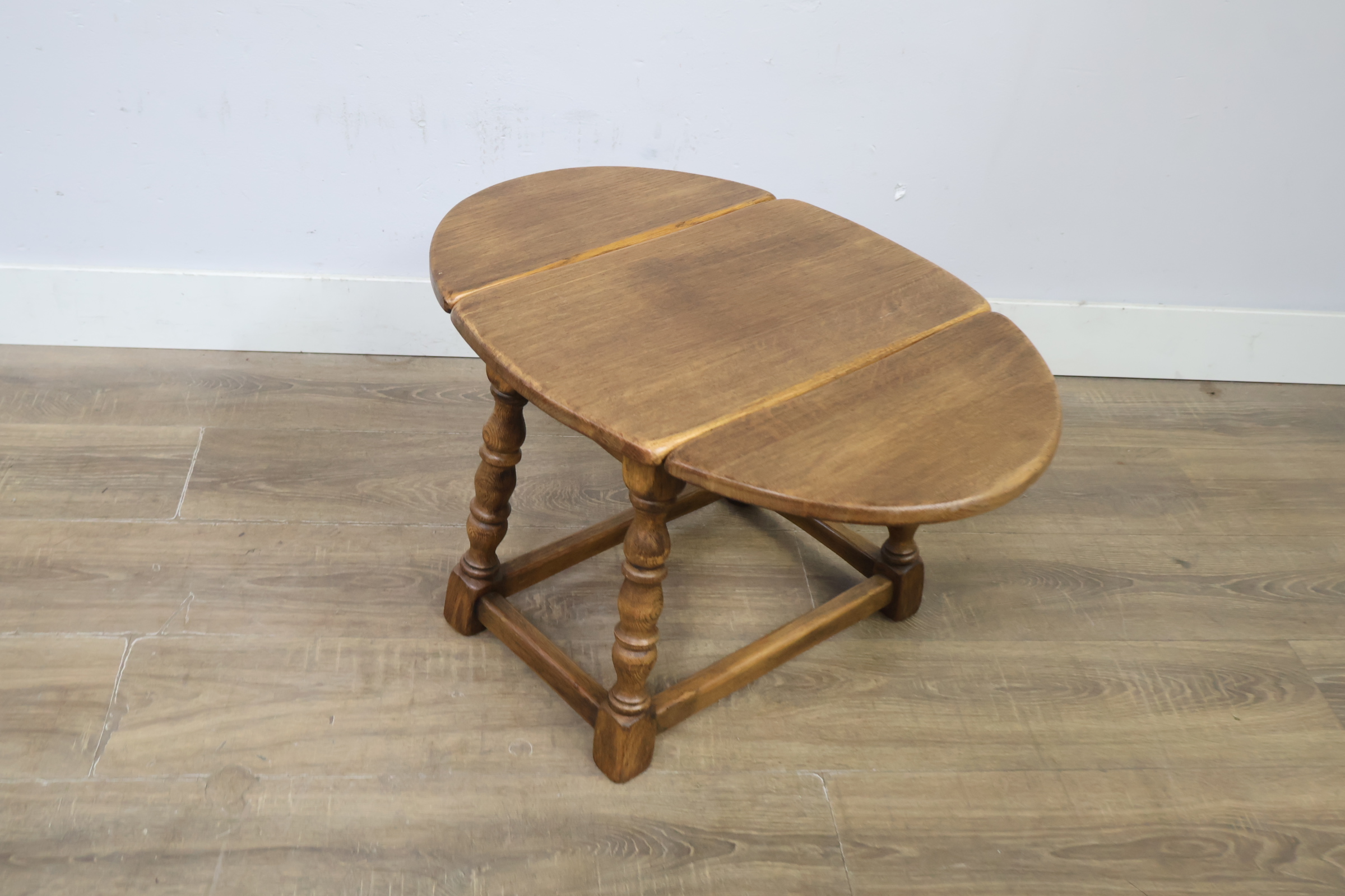 Houten bijzettafel met klapblad - Hangoor tafel – foto 10 – kavel bij GSD Auctions, Zoeterwoude