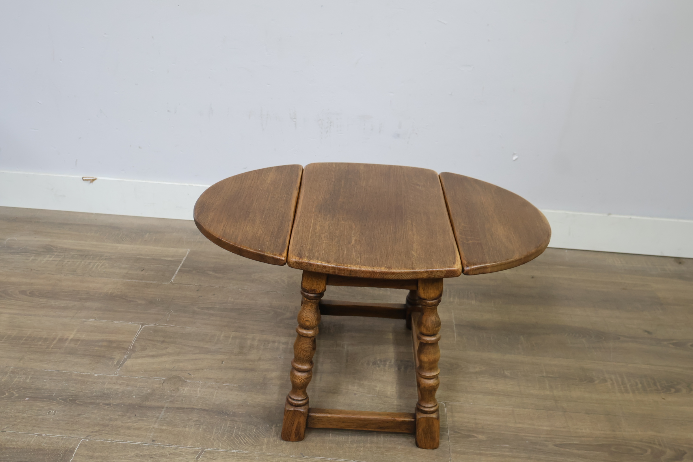 Houten bijzettafel met klapblad - Hangoor tafel – foto 11 – kavel bij GSD Auctions, Zoeterwoude