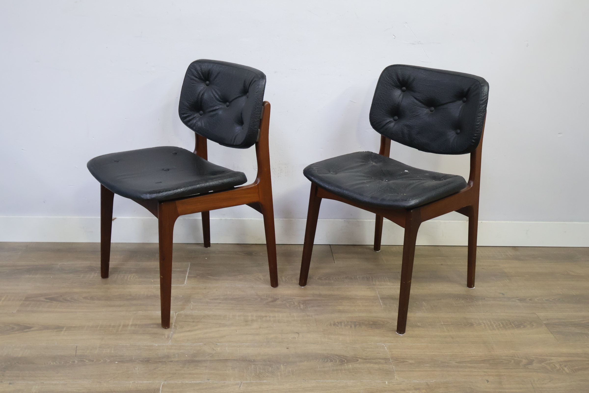 Set van 2 Vintage Stoelen - Jaren '60 – foto 9 – kavel bij GSD Auctions, Zoeterwoude