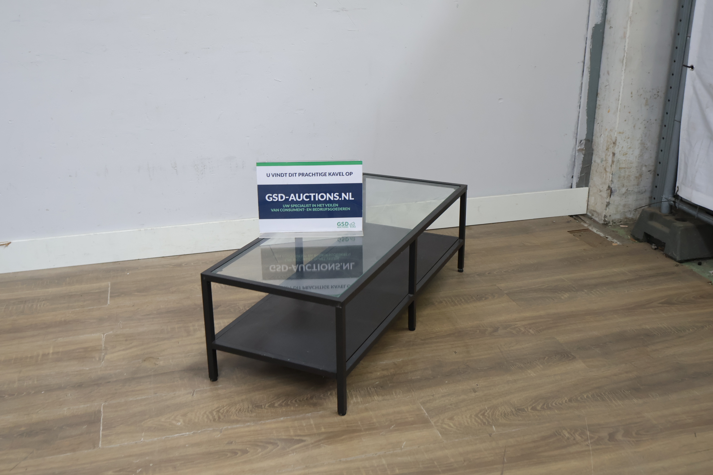 Koffietafel met glazen blad - Salontafel – foto 2 – kavel bij GSD Auctions, Zoeterwoude
