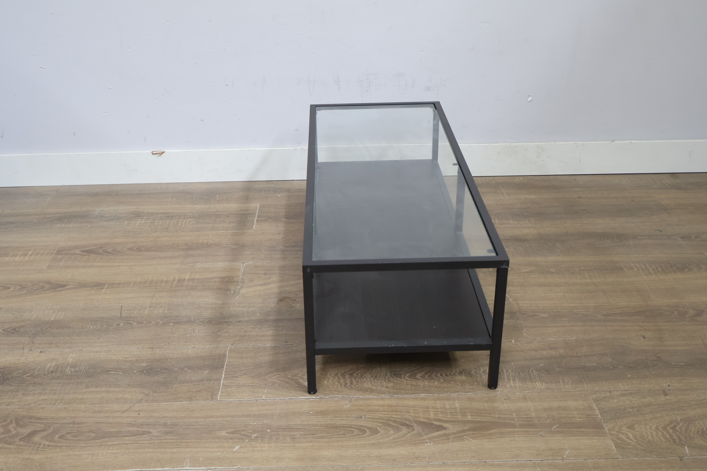 Koffietafel met glazen blad - Salontafel – foto 3 – kavel bij GSD Auctions, Zoeterwoude