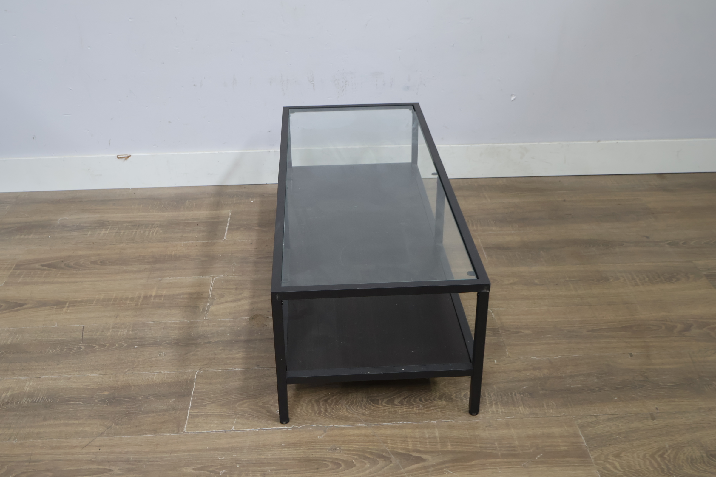 Koffietafel met glazen blad - Salontafel – foto 4 – kavel bij GSD Auctions, Zoeterwoude