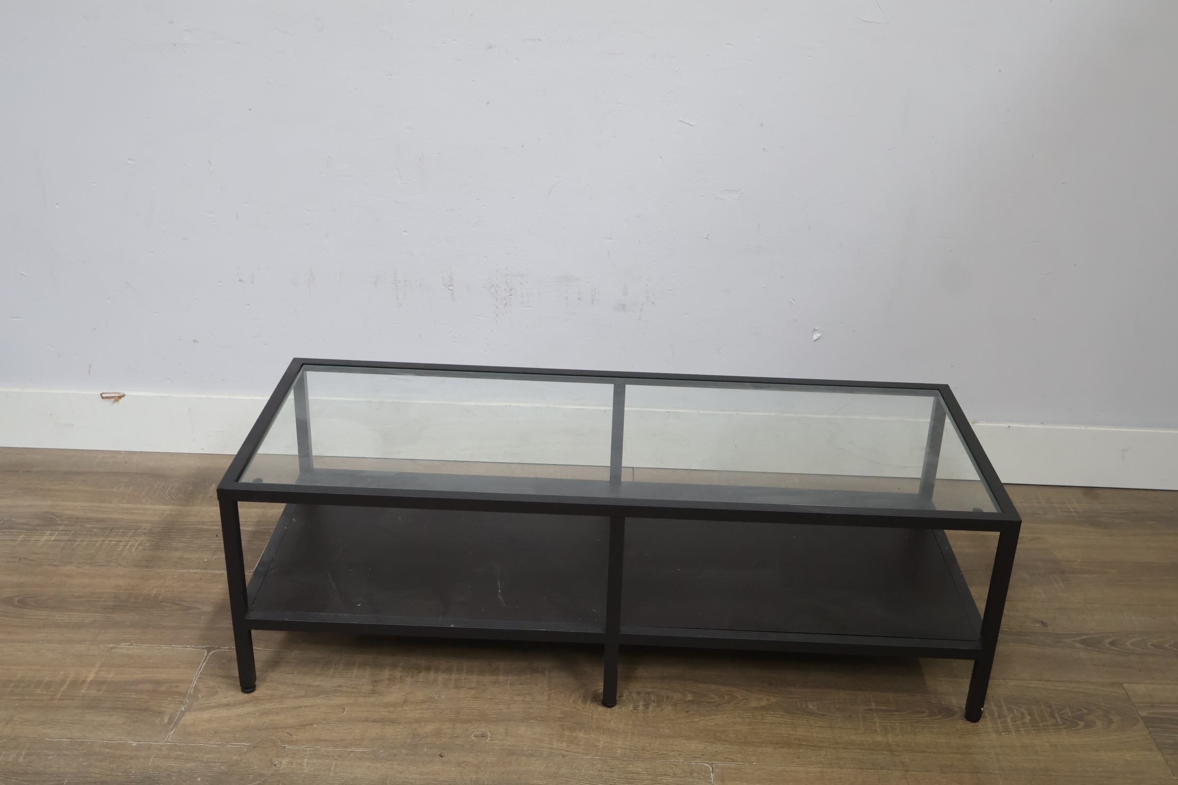 Koffietafel met glazen blad - Salontafel – foto 5 – kavel bij GSD Auctions, Zoeterwoude