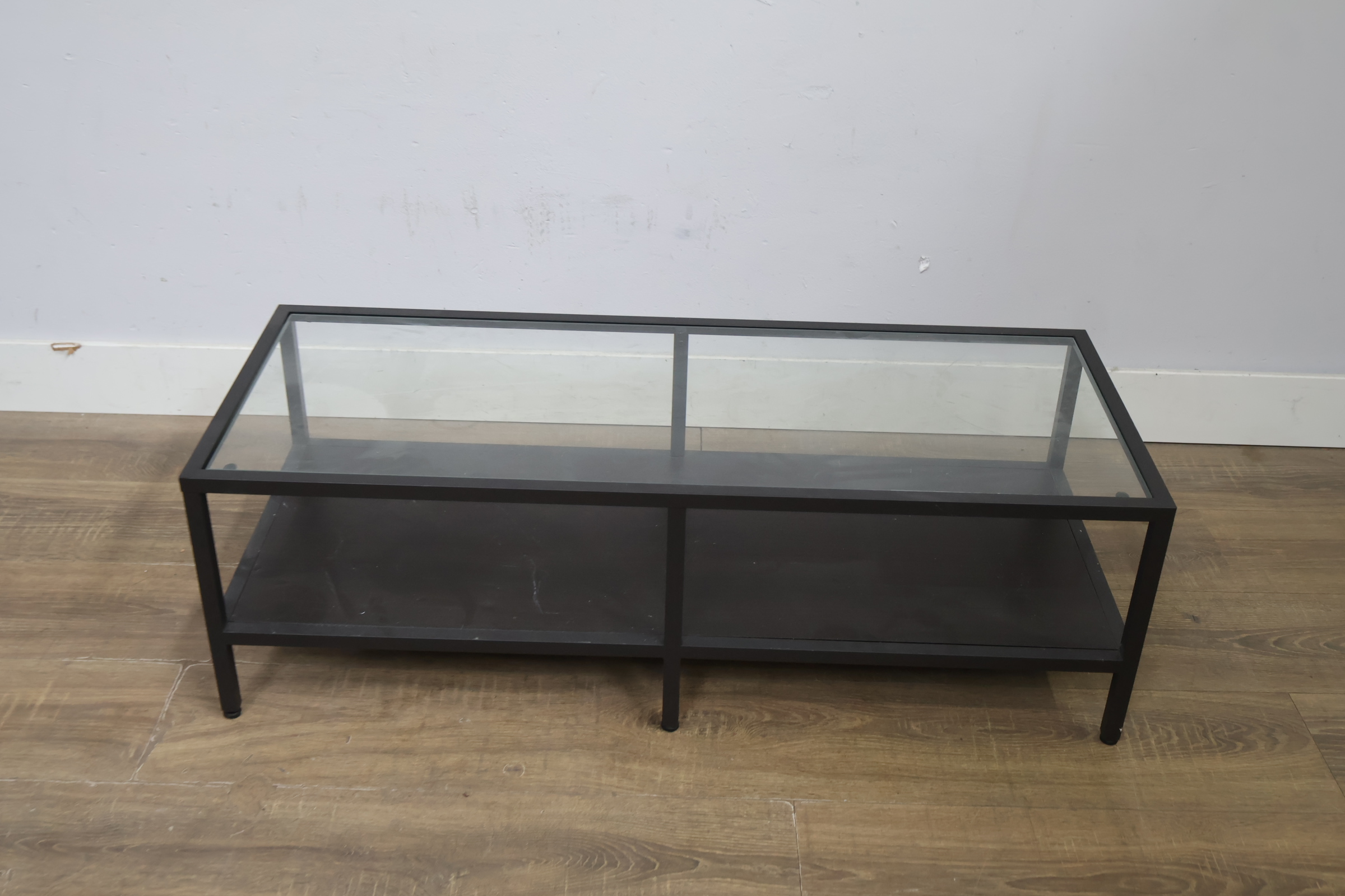 Koffietafel met glazen blad - Salontafel – foto 6 – kavel bij GSD Auctions, Zoeterwoude