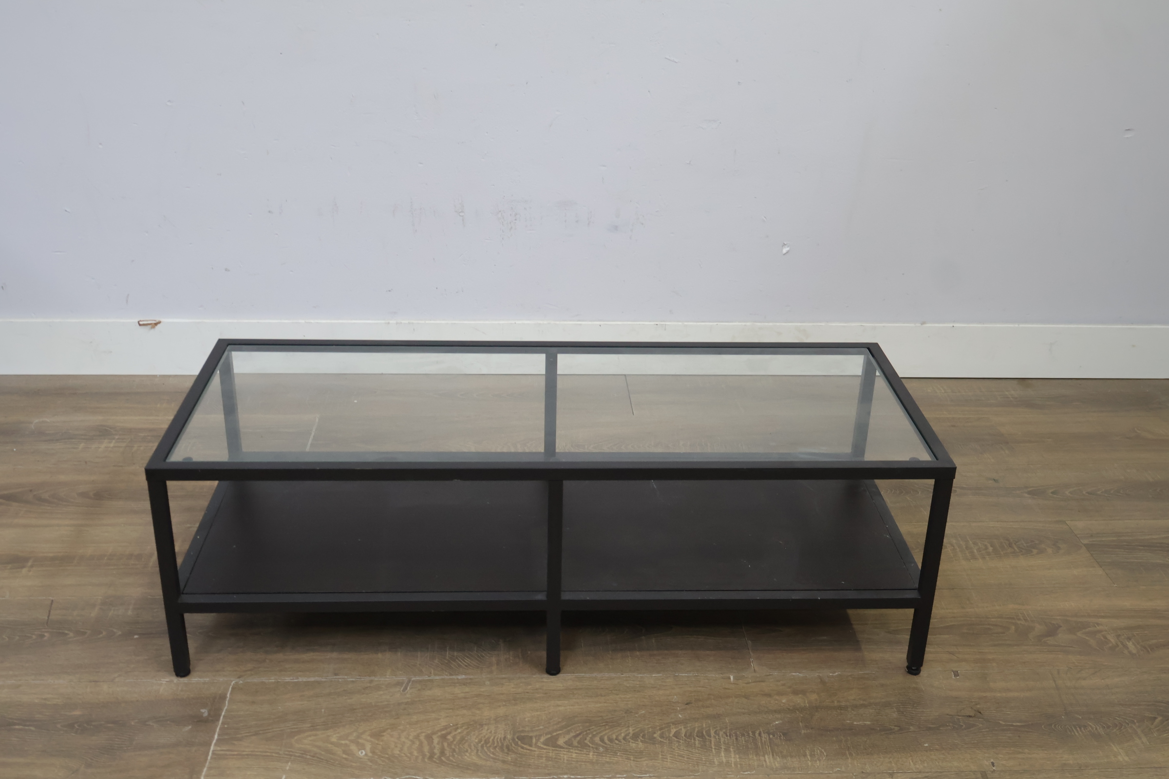 Koffietafel met glazen blad - Salontafel – foto 11 – kavel bij GSD Auctions, Zoeterwoude