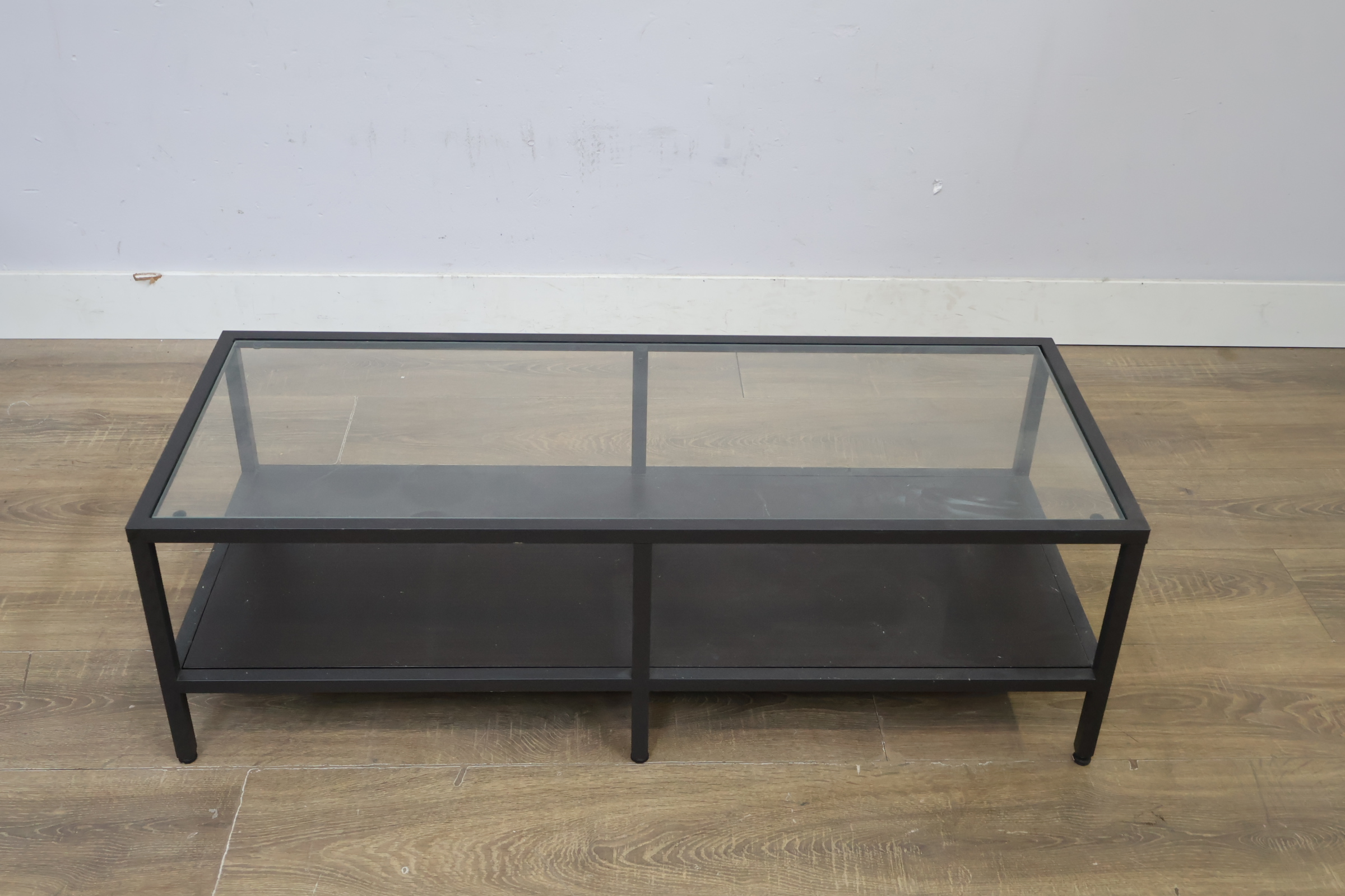 Koffietafel met glazen blad - Salontafel – foto 12 – kavel bij GSD Auctions, Zoeterwoude