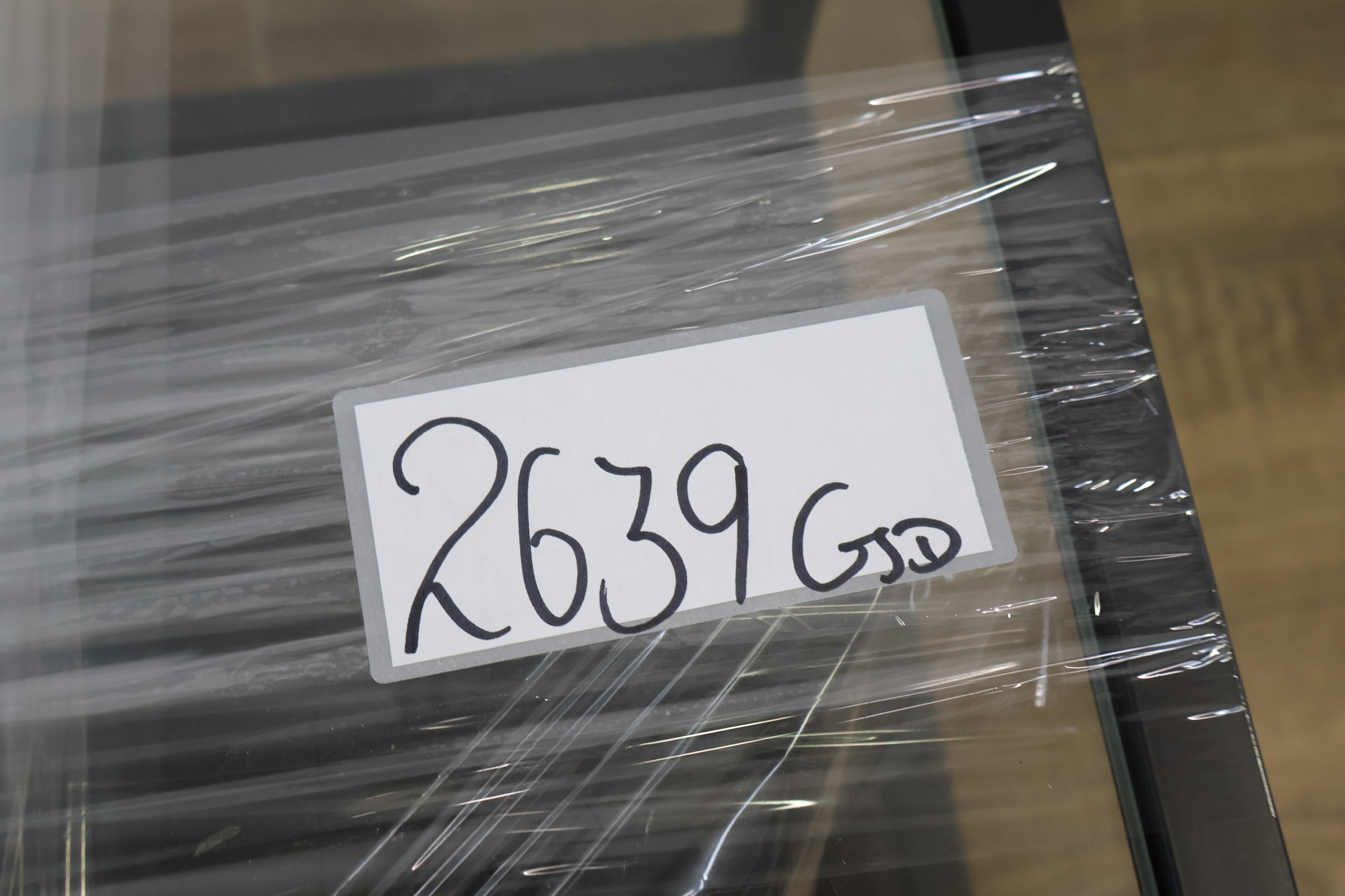 Koffietafel met glazen blad - Salontafel – foto 16 – kavel bij GSD Auctions, Zoeterwoude