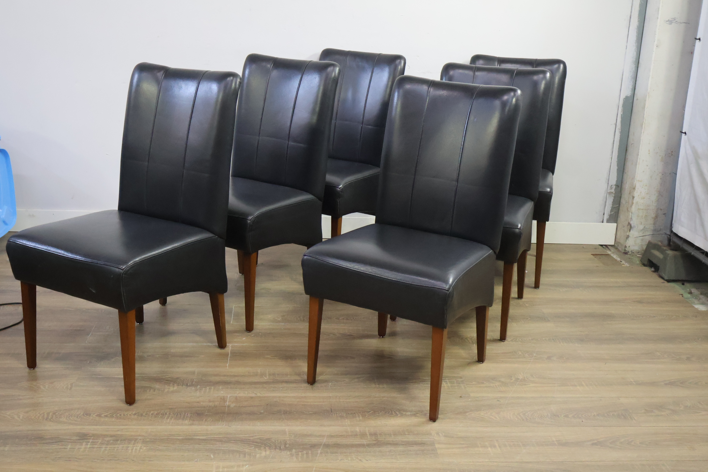 Set van 6 zwarte eetkamerstoelen – foto 9 – kavel bij GSD Auctions, Zoeterwoude