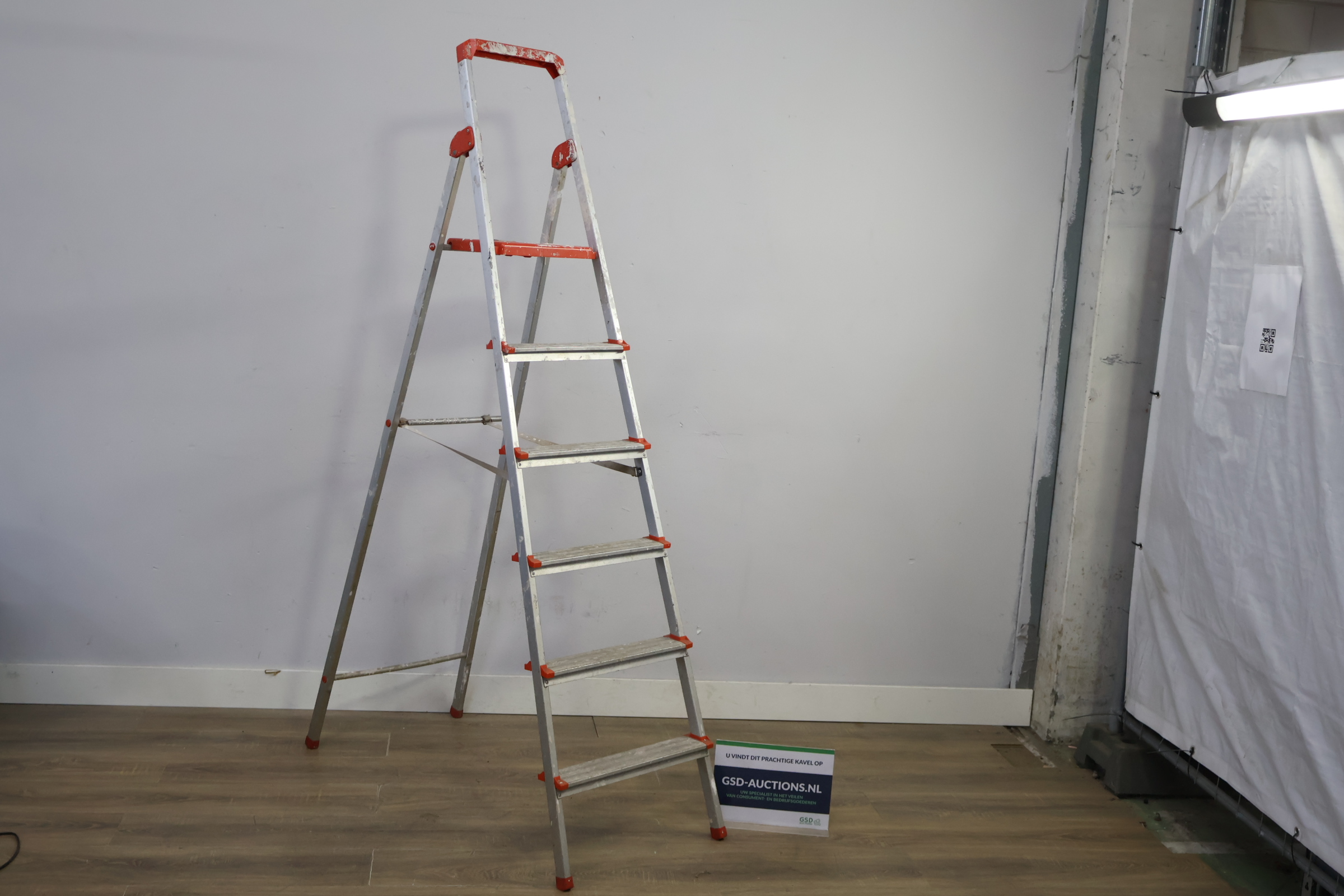 Aluminium 6-treeds trap – foto 2 – kavel bij GSD Auctions, Zoeterwoude
