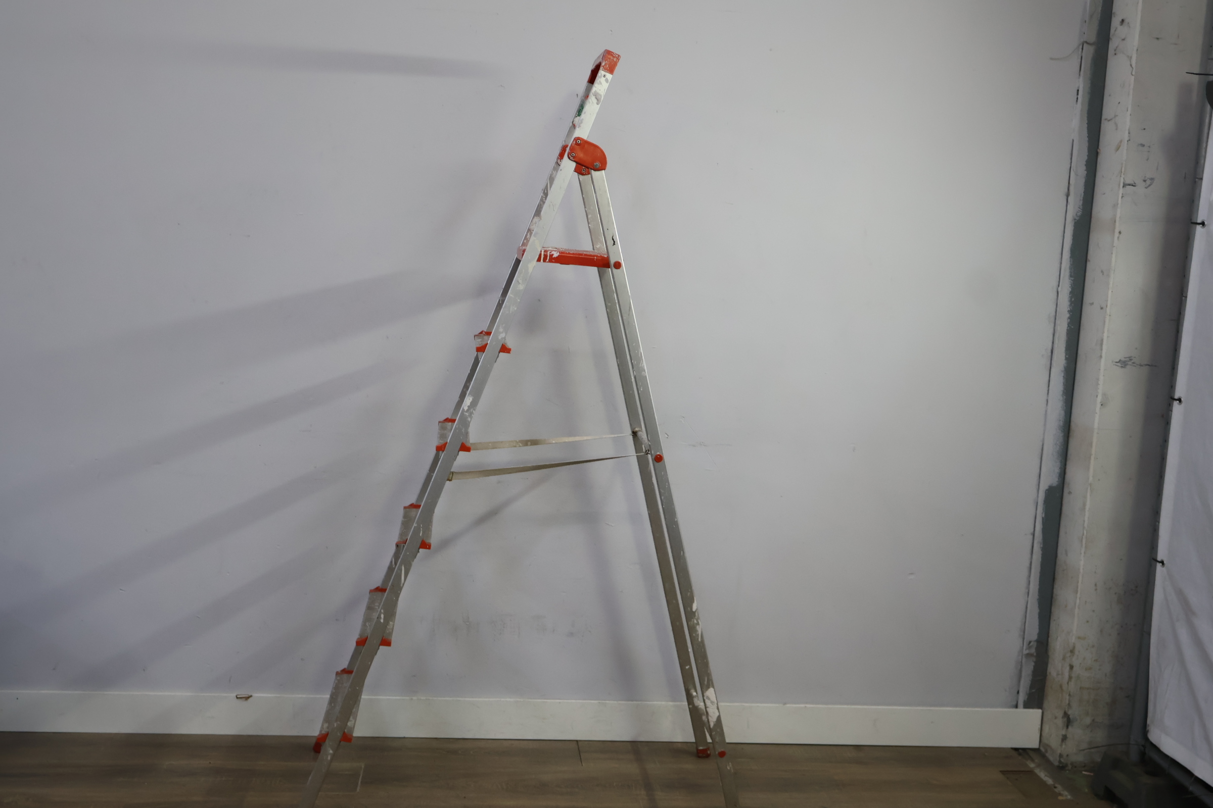 Aluminium 6-treeds trap – foto 7 – kavel bij GSD Auctions, Zoeterwoude