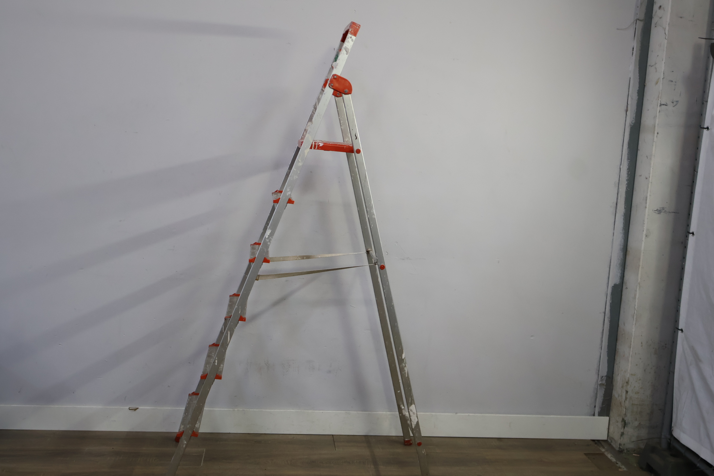 Aluminium 6-treeds trap – foto 8 – kavel bij GSD Auctions, Zoeterwoude