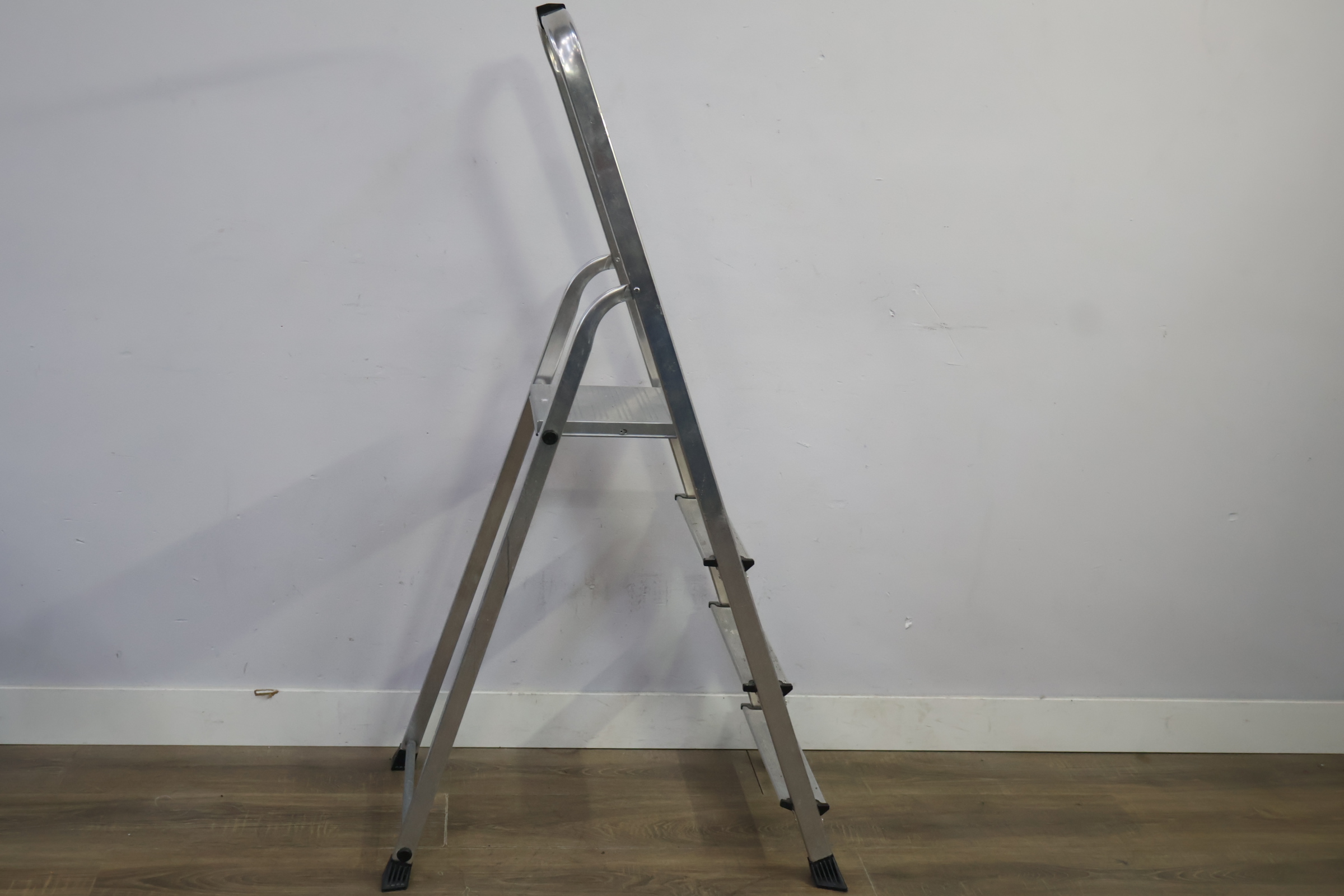 Aluminium 4-treeds ladder – foto 3 – kavel bij GSD Auctions, Zoeterwoude