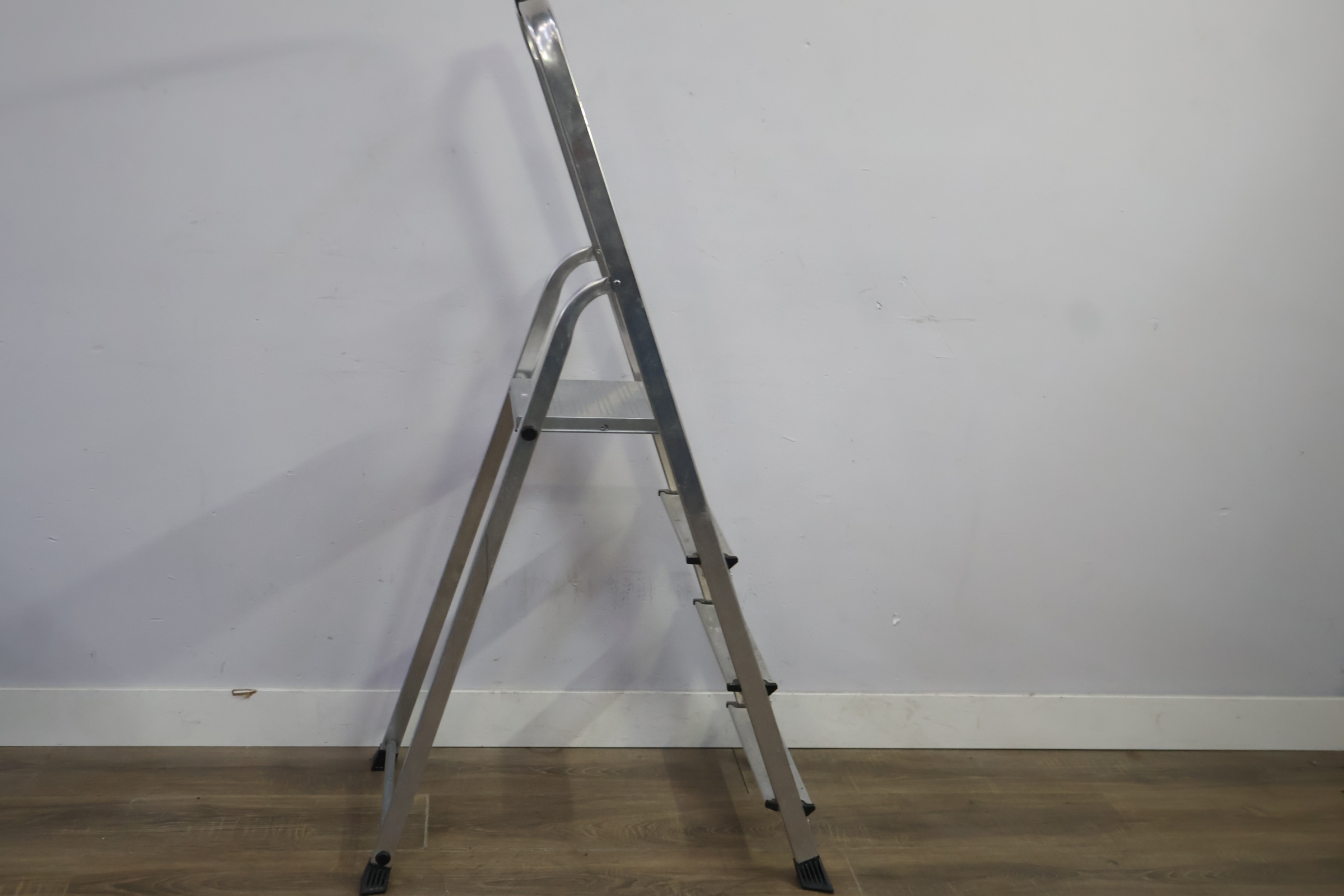 Aluminium 4-treeds ladder – foto 4 – kavel bij GSD Auctions, Zoeterwoude