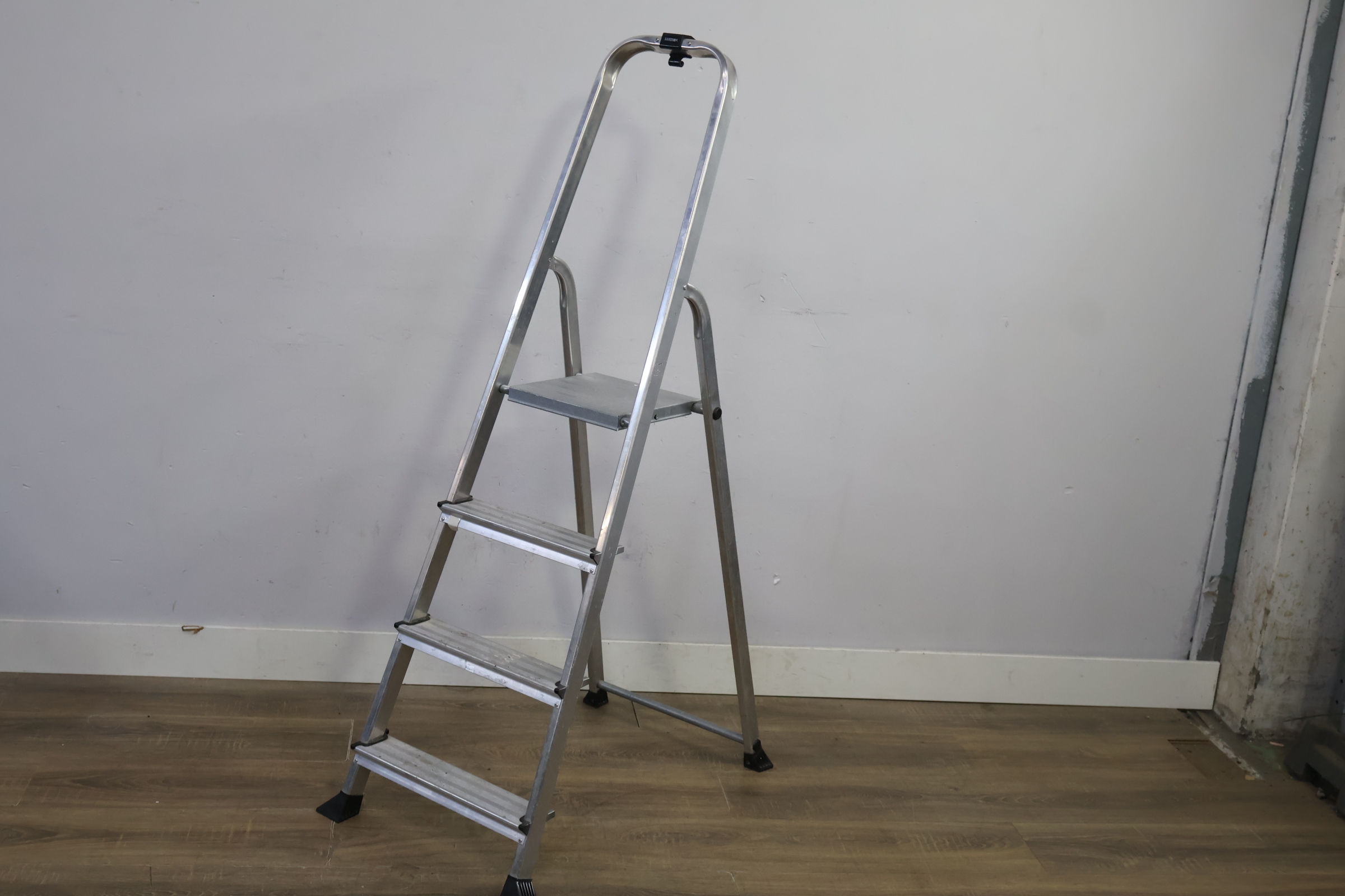 Aluminium 4-treeds ladder – foto 9 – kavel bij GSD Auctions, Zoeterwoude