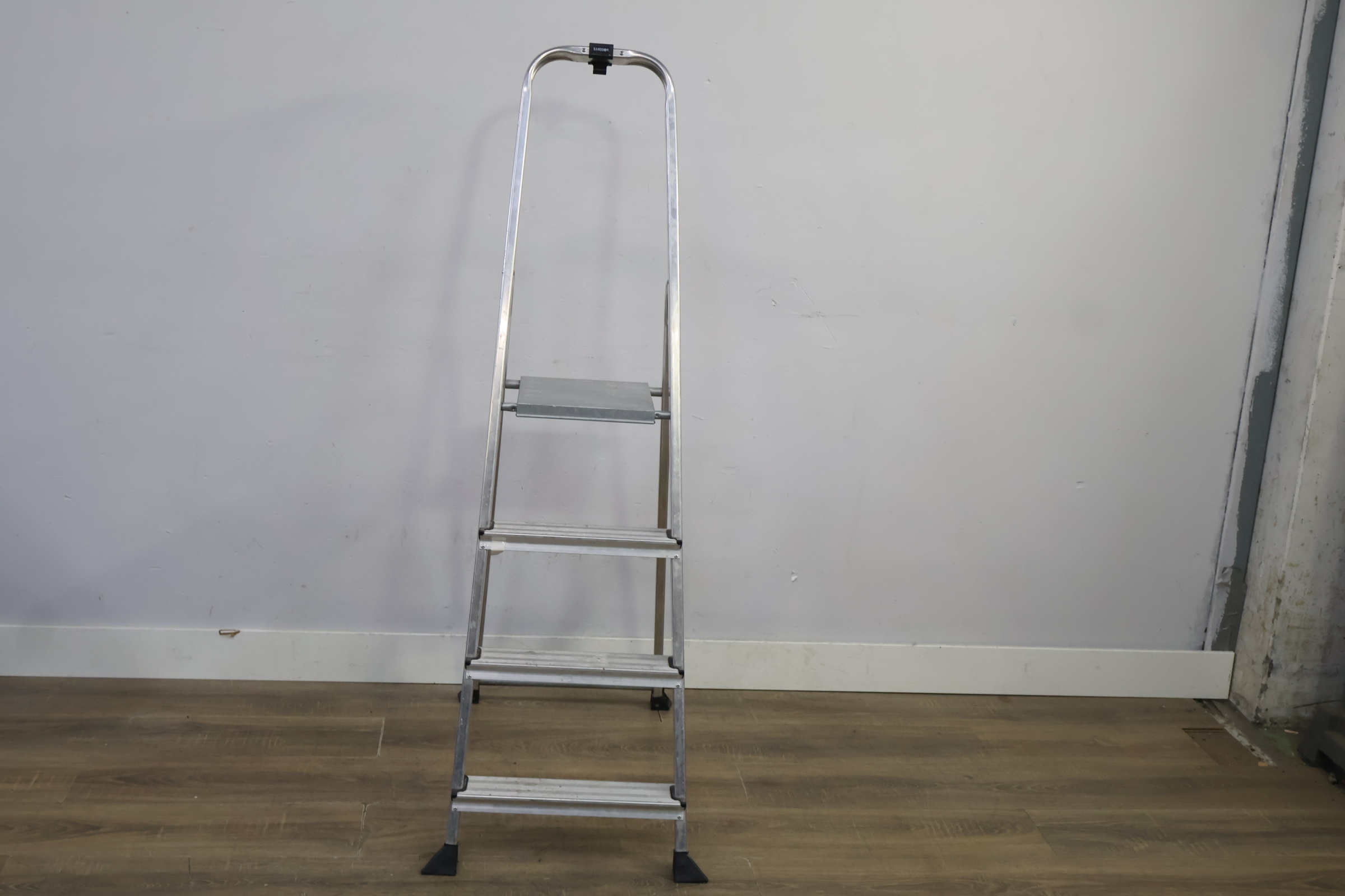 Aluminium 4-treeds ladder – foto 11 – kavel bij GSD Auctions, Zoeterwoude
