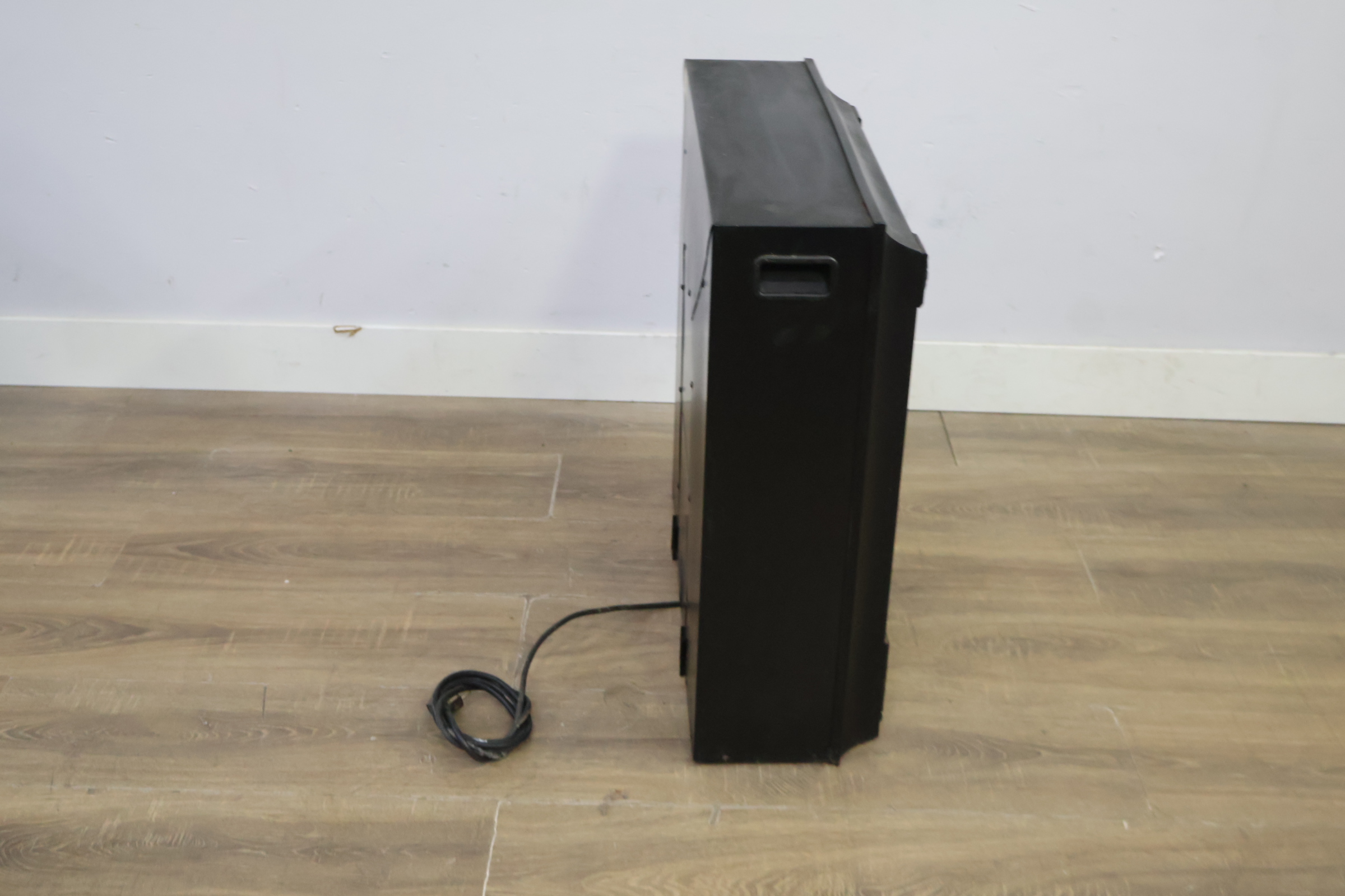 Elektrische sfeerhaard – foto 3 – kavel bij GSD Auctions, Zoeterwoude