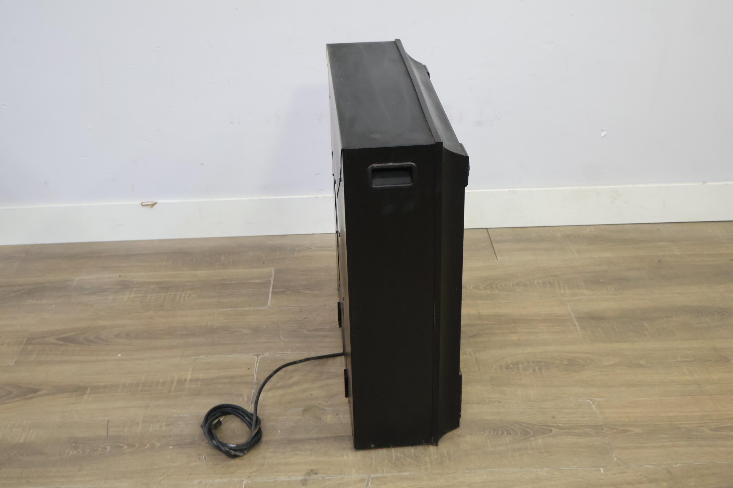 Elektrische sfeerhaard – foto 4 – kavel bij GSD Auctions, Zoeterwoude