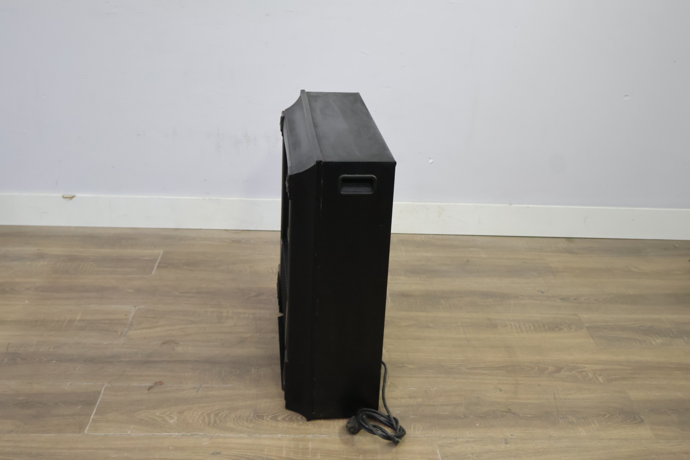 Elektrische sfeerhaard – foto 8 – kavel bij GSD Auctions, Zoeterwoude