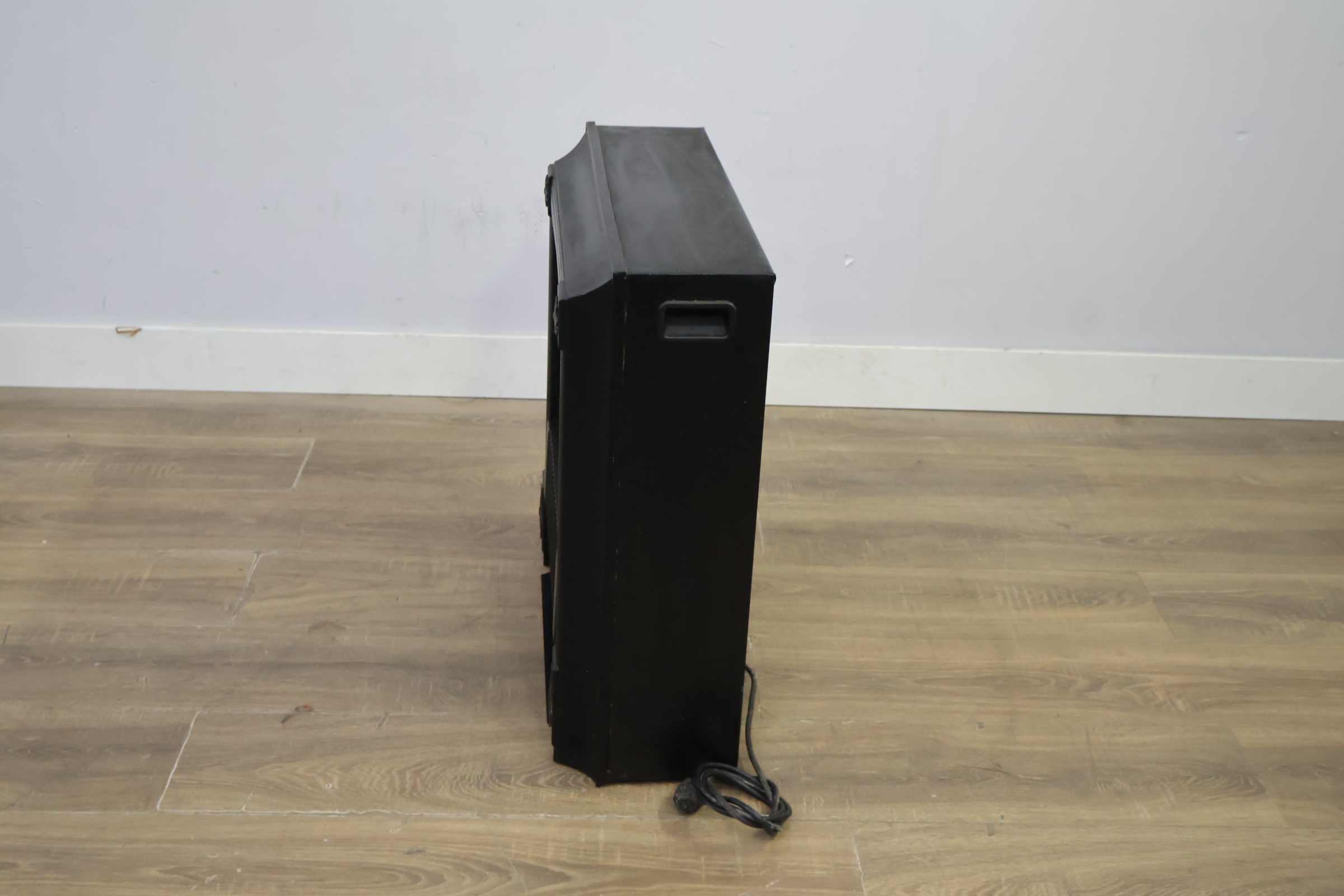 Elektrische sfeerhaard – foto 9 – kavel bij GSD Auctions, Zoeterwoude