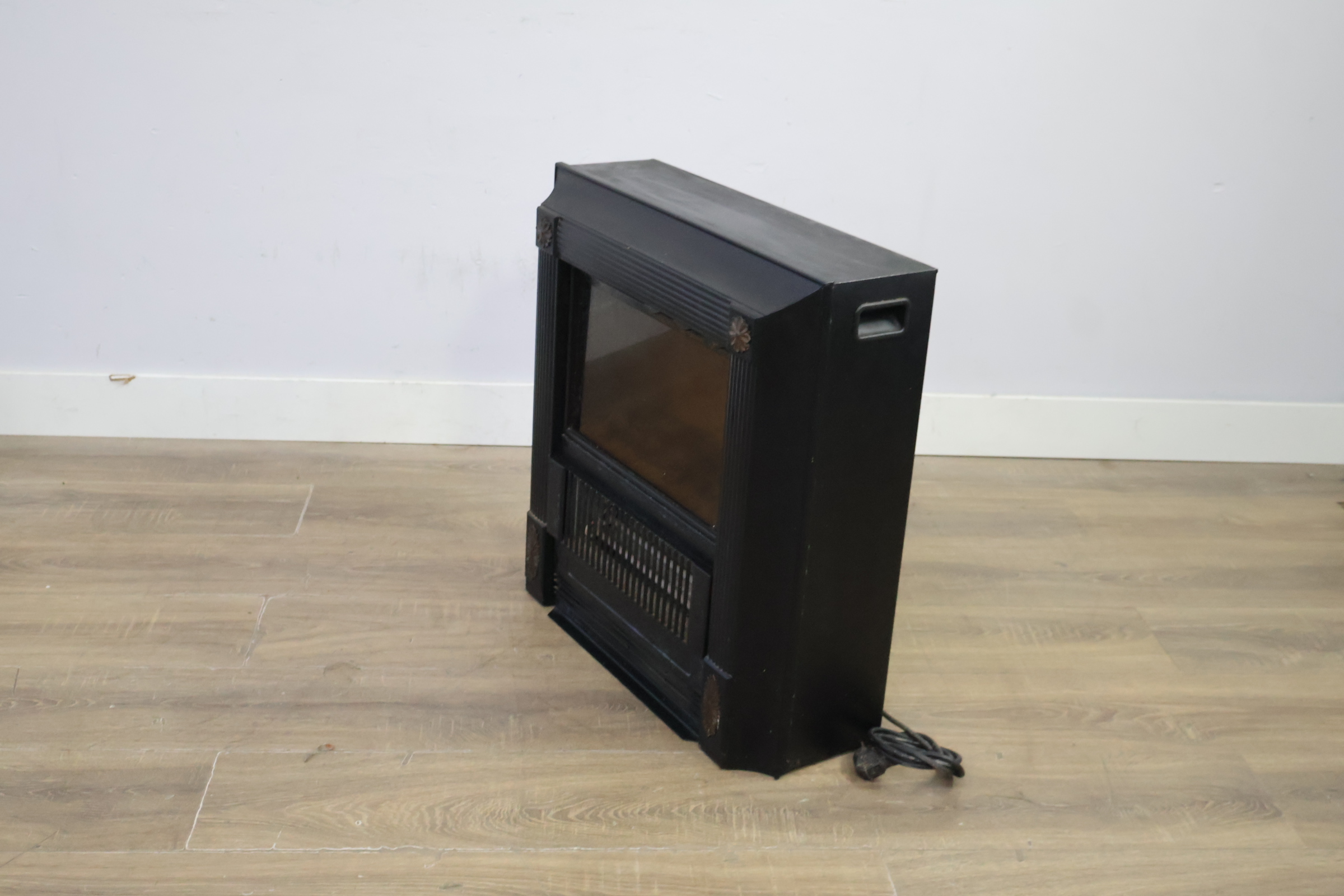 Elektrische sfeerhaard – foto 10 – kavel bij GSD Auctions, Zoeterwoude