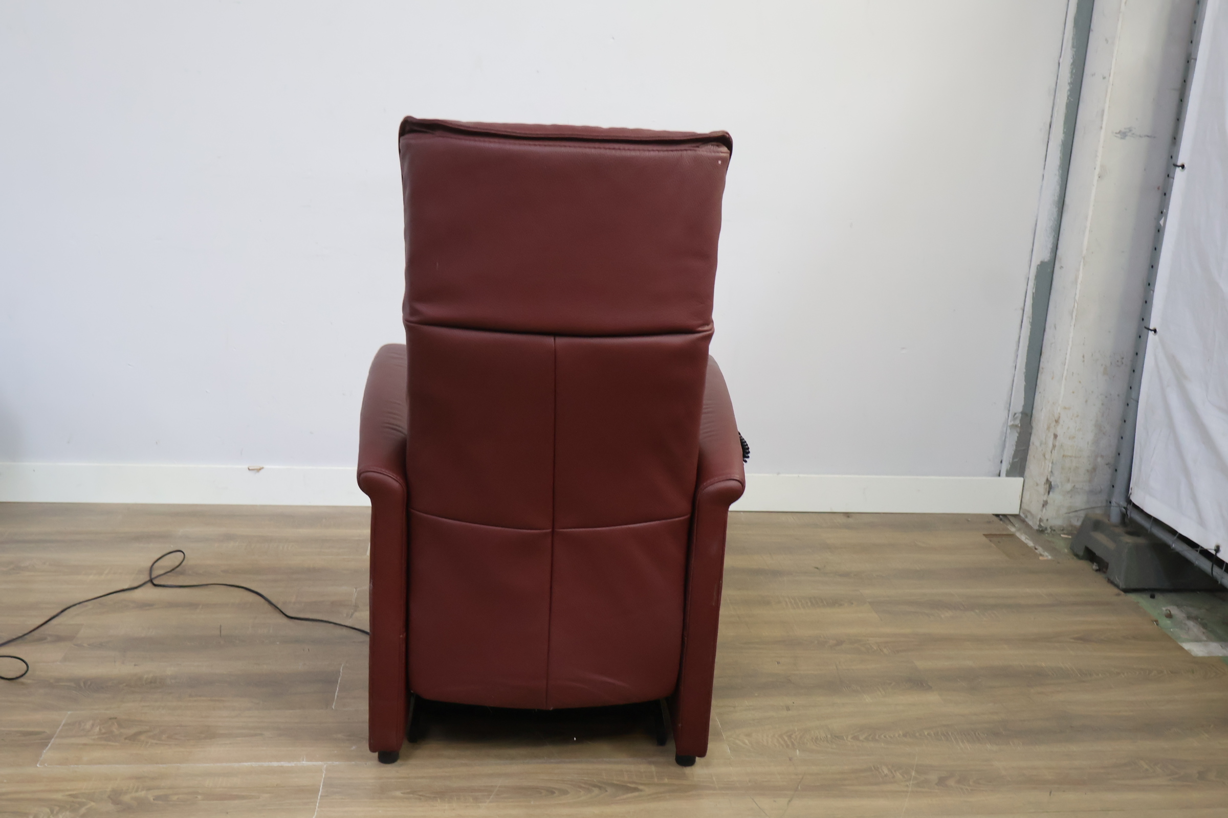 Elektrische Lederen Relaxfauteuil – foto 5 – kavel bij GSD Auctions, Zoeterwoude