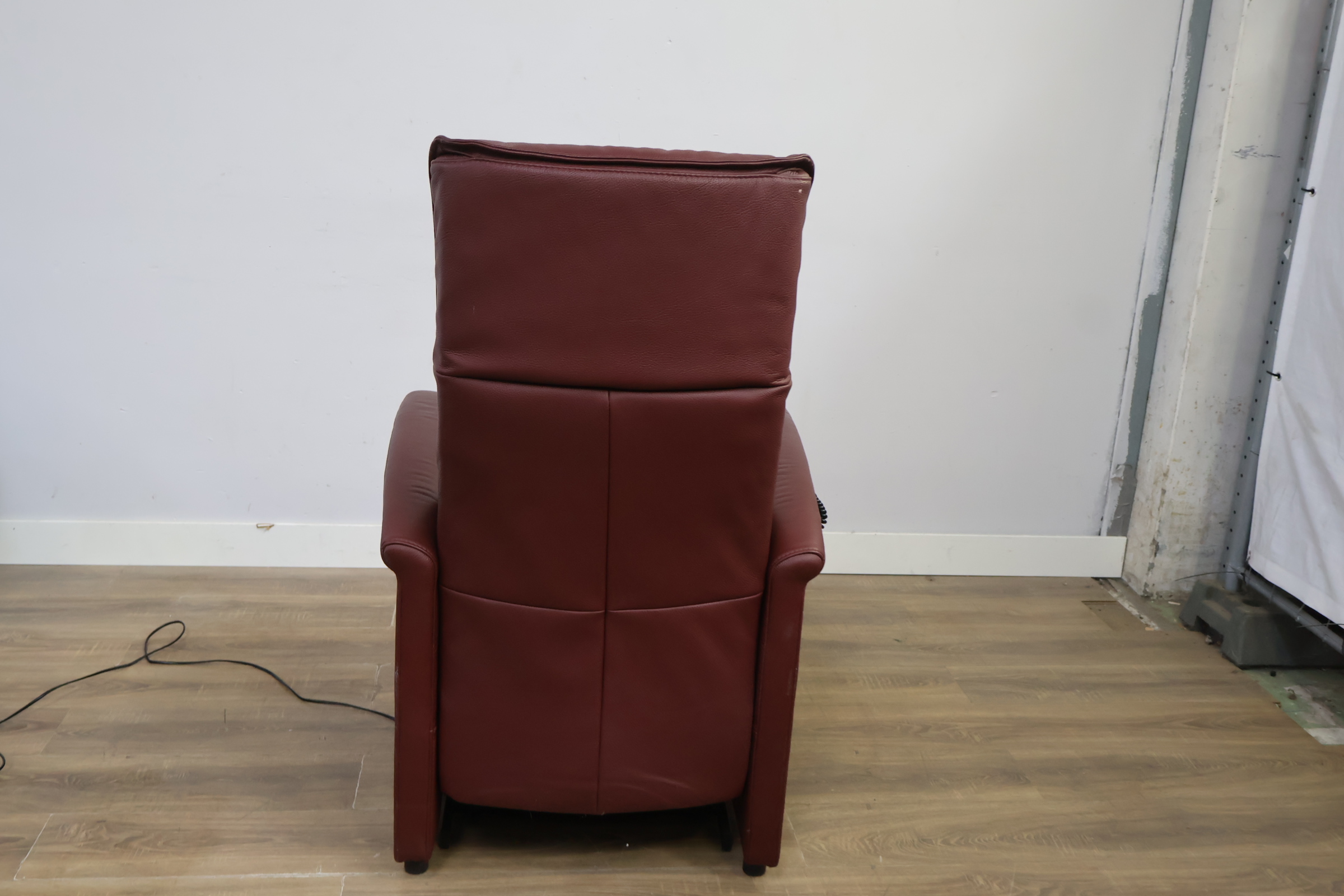 Elektrische Lederen Relaxfauteuil – foto 6 – kavel bij GSD Auctions, Zoeterwoude