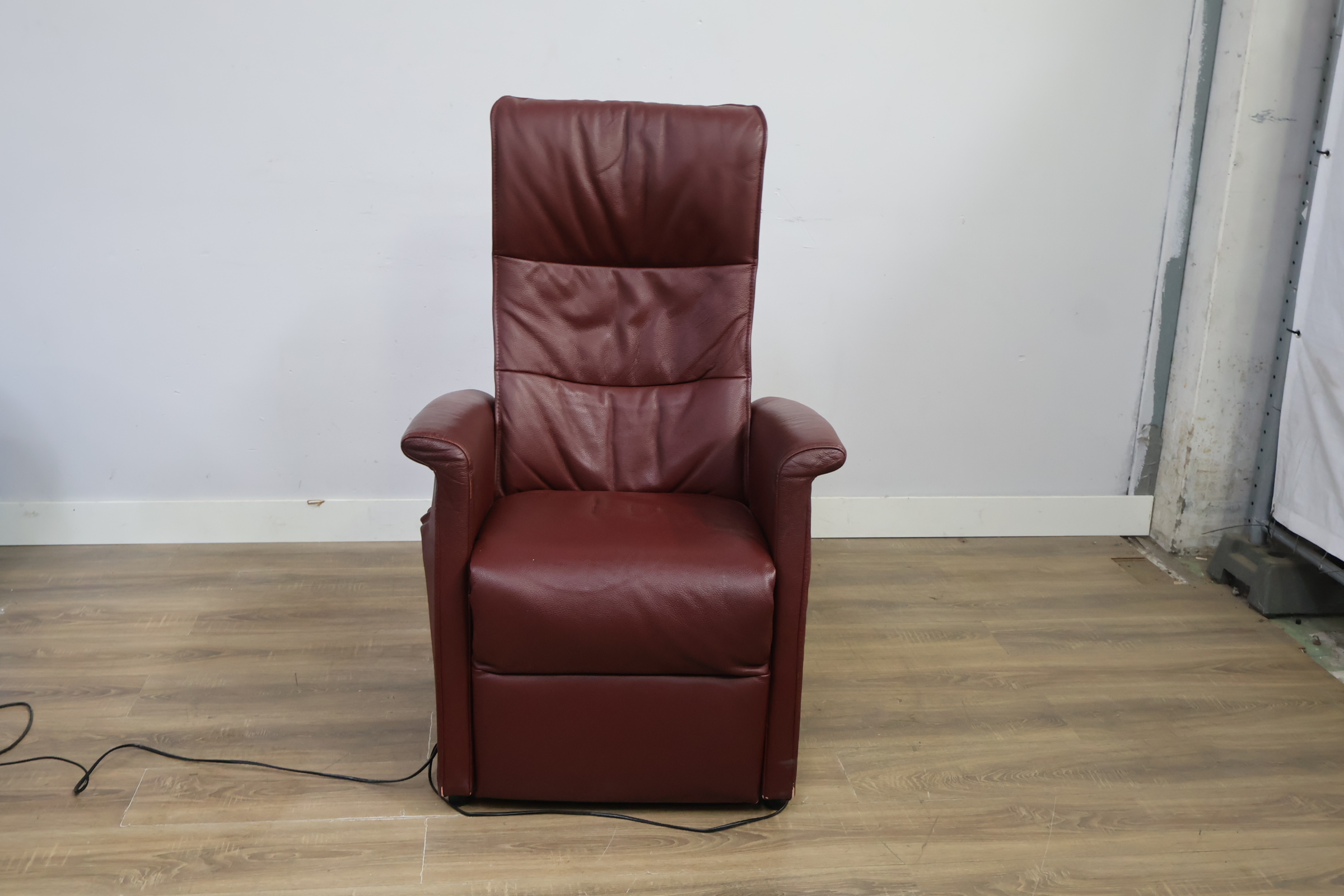 Elektrische Lederen Relaxfauteuil – foto 14 – kavel bij GSD Auctions, Zoeterwoude