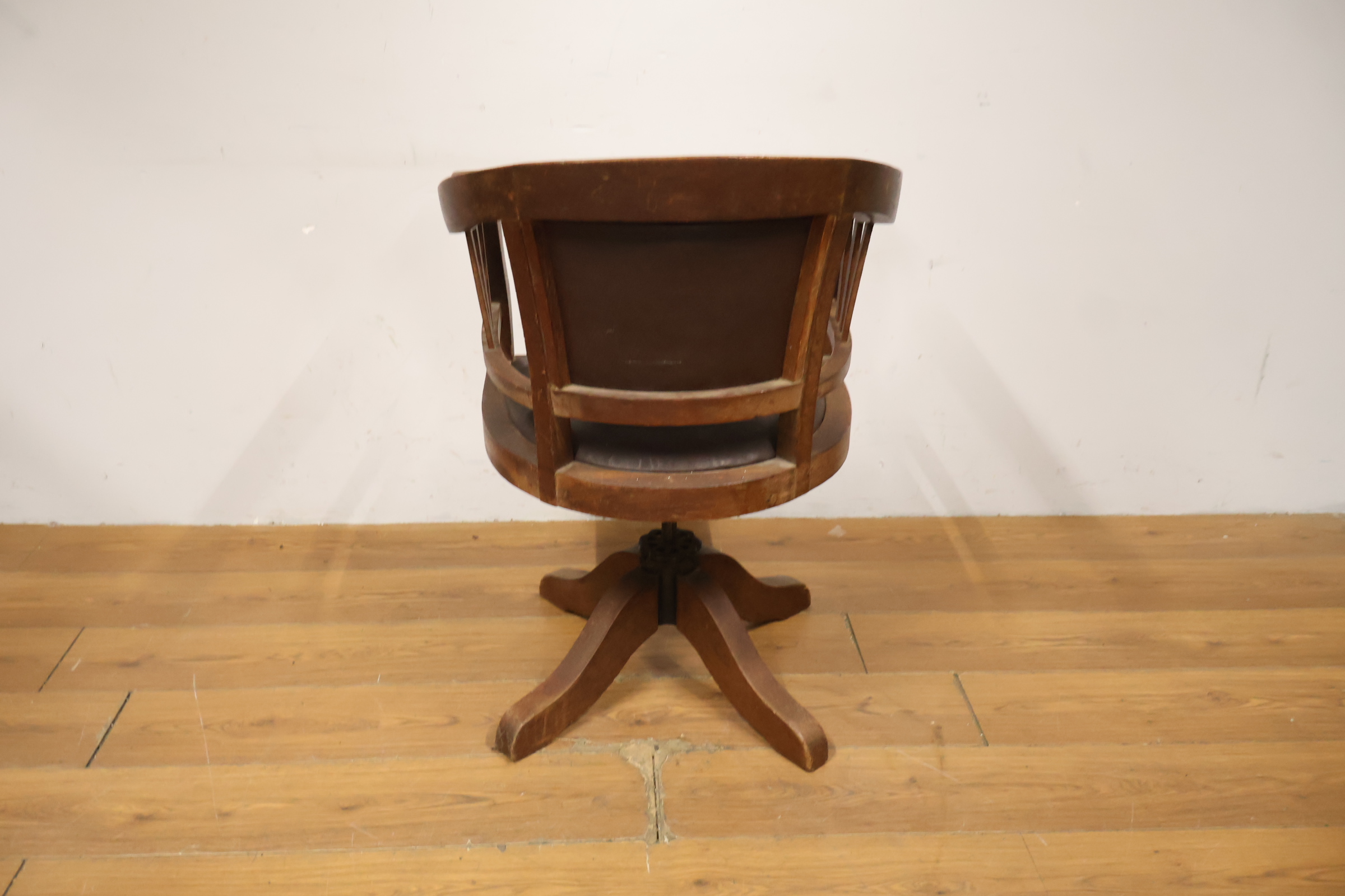 Antieke Bureaustoel, Fauteuil - met Lederen Zitting – foto 5 – kavel bij GSD Auctions, Zoeterwoude