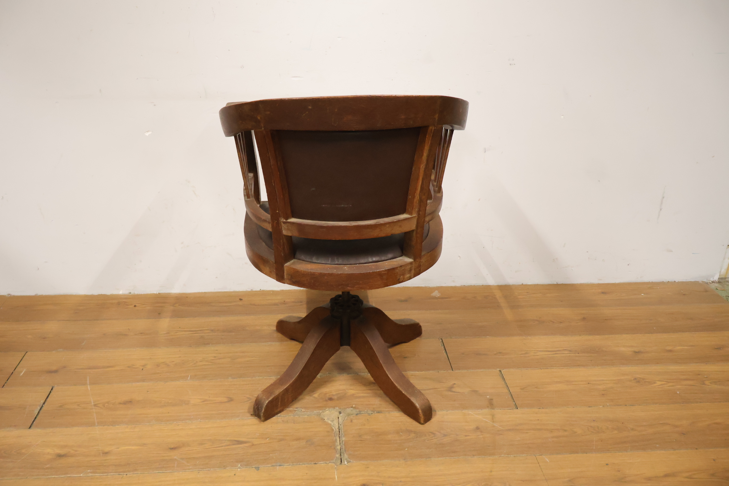 Antieke Bureaustoel, Fauteuil - met Lederen Zitting – foto 6 – kavel bij GSD Auctions, Zoeterwoude