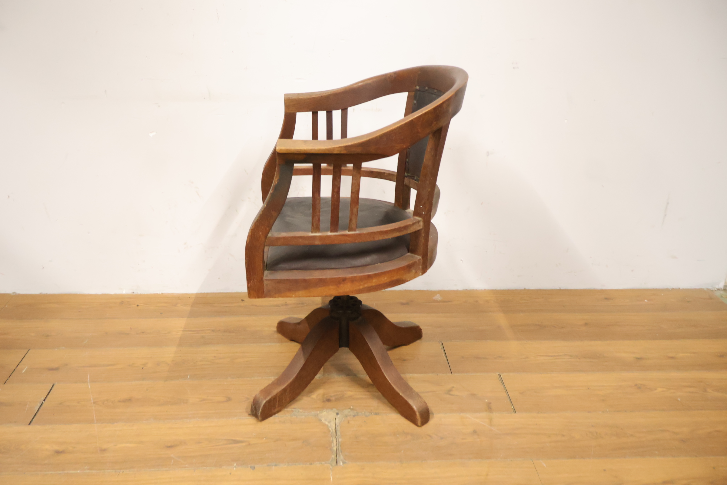 Antieke Bureaustoel, Fauteuil - met Lederen Zitting – foto 8 – kavel bij GSD Auctions, Zoeterwoude