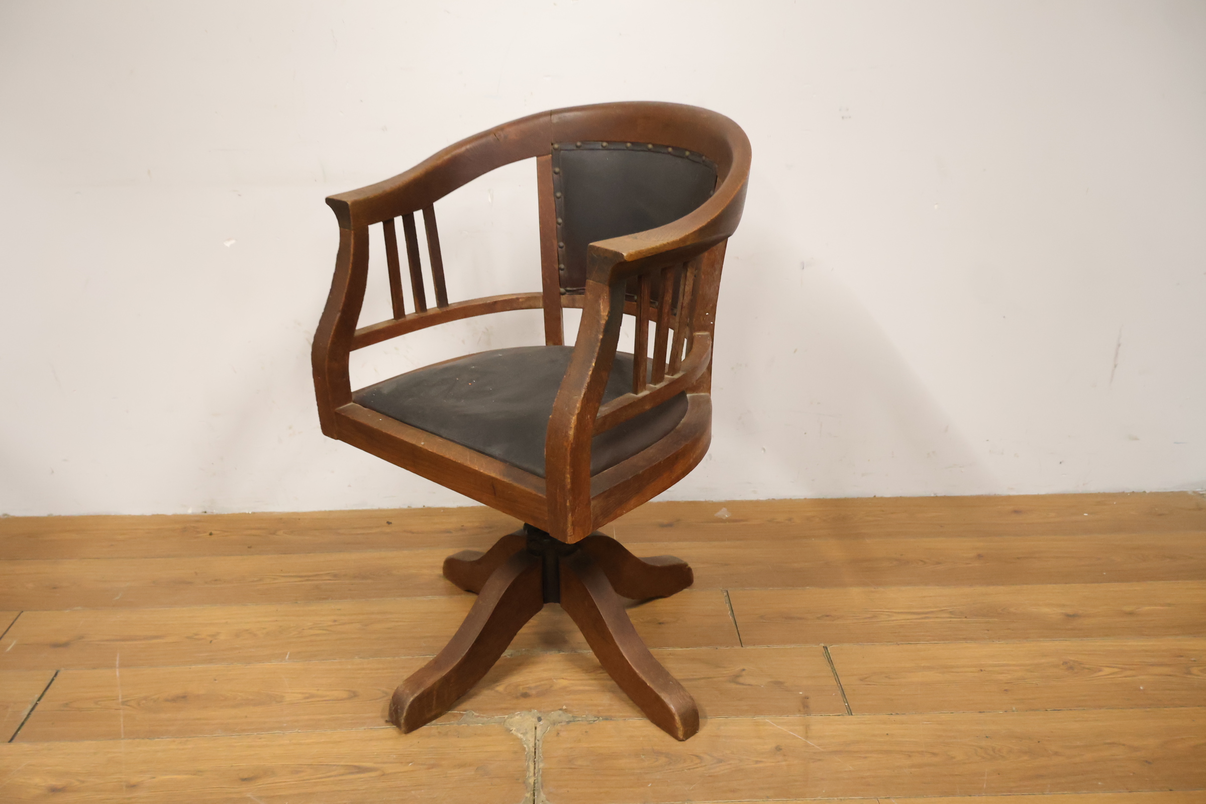 Antieke Bureaustoel, Fauteuil - met Lederen Zitting – foto 10 – kavel bij GSD Auctions, Zoeterwoude