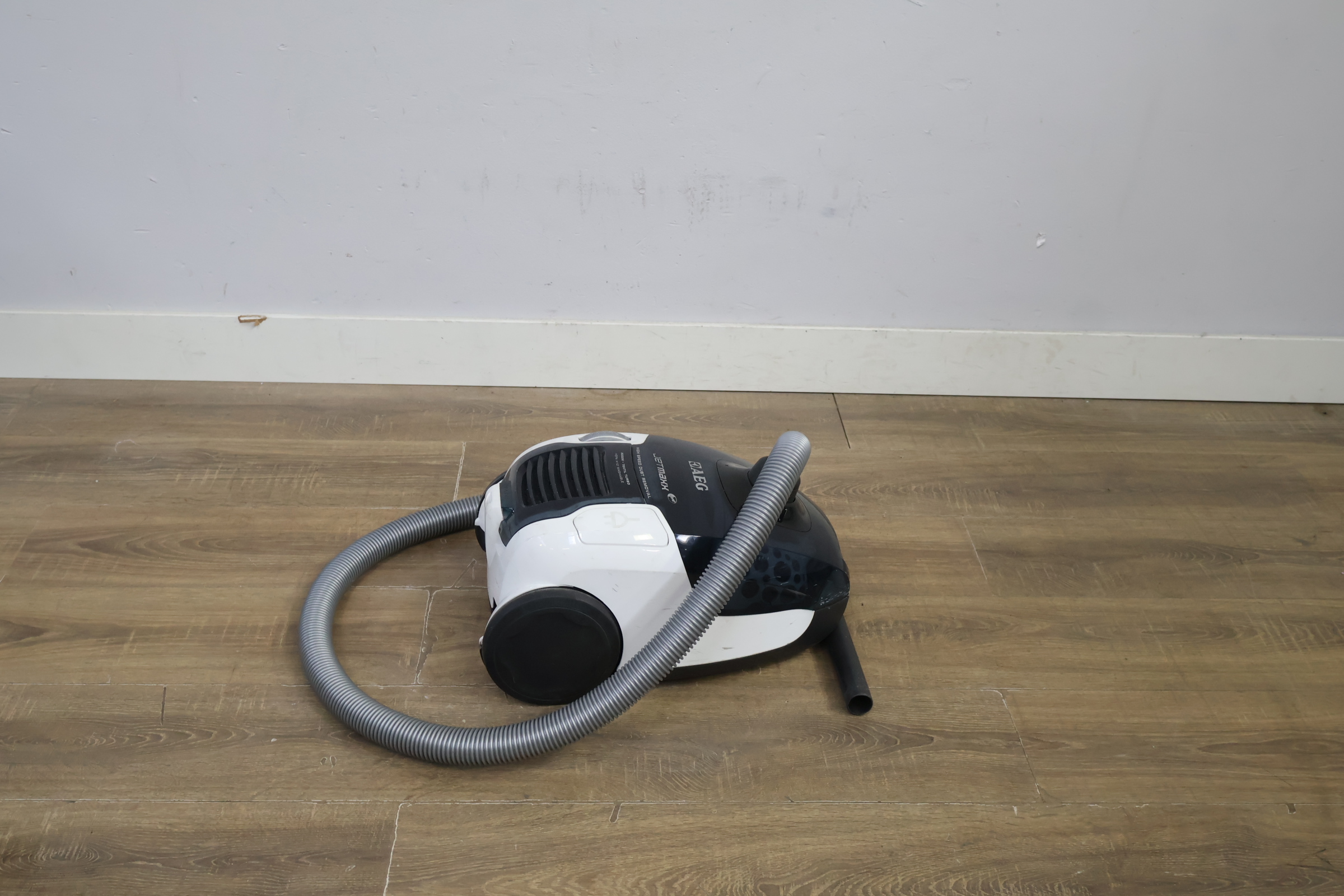 Jetmax 2000W stofzuiger – foto 3 – kavel bij GSD Auctions, Zoeterwoude