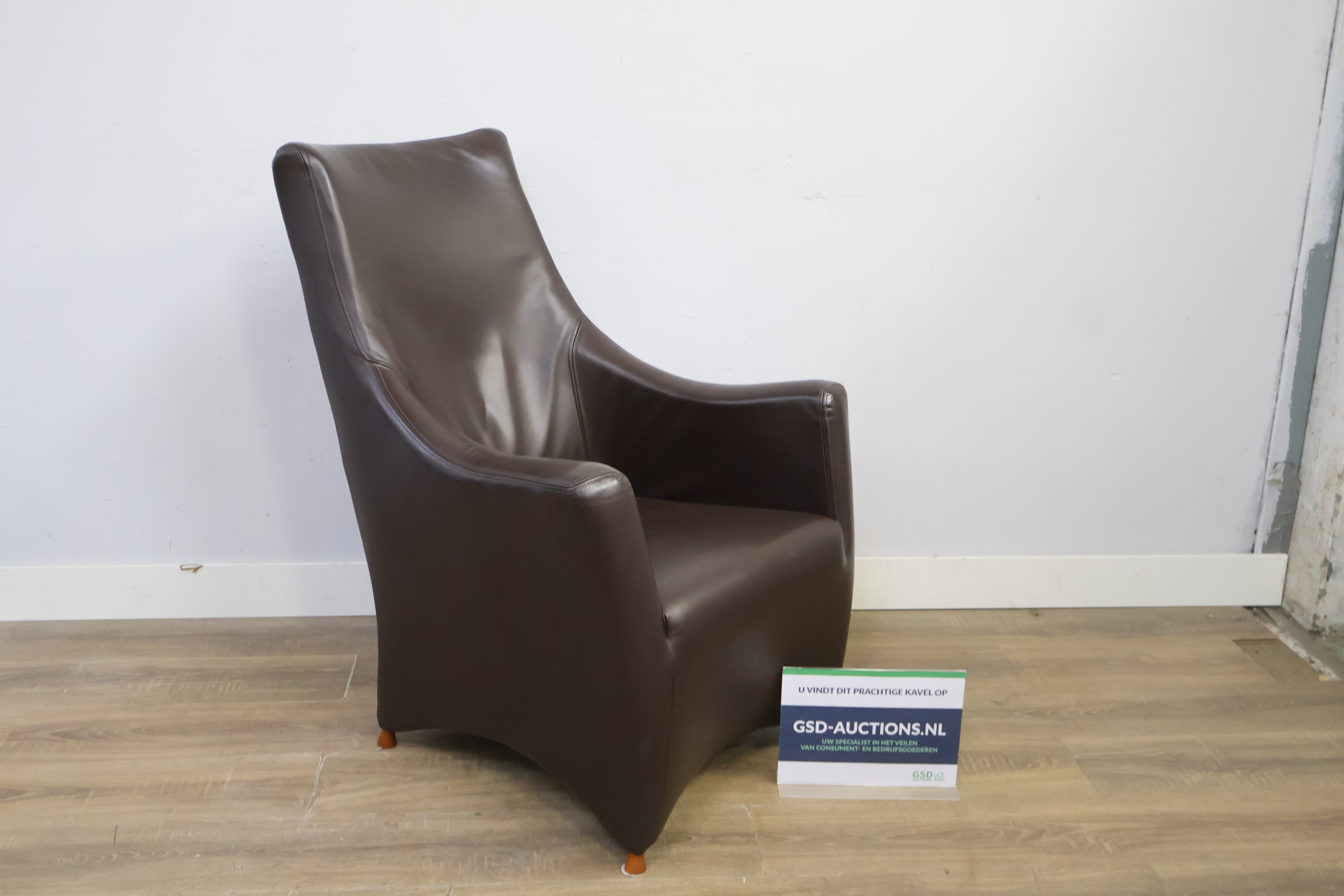 Heerlijke Lederen fauteuil – foto 2 – kavel bij GSD Auctions, Zoeterwoude