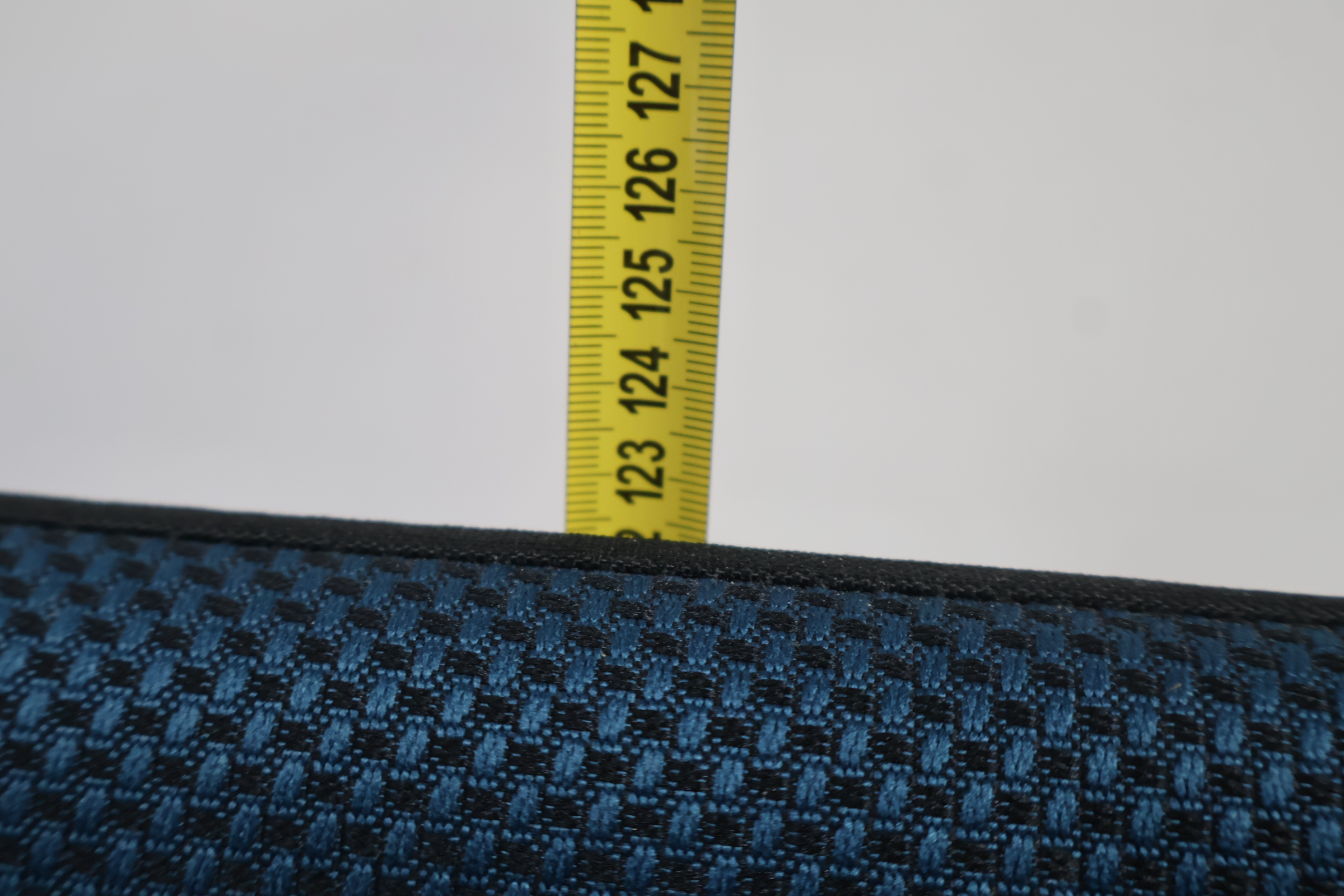 Campingstoel met blauw gestoffeerde zitting en rugleuning – foto 20 – kavel bij GSD Auctions, Zoeterwoude