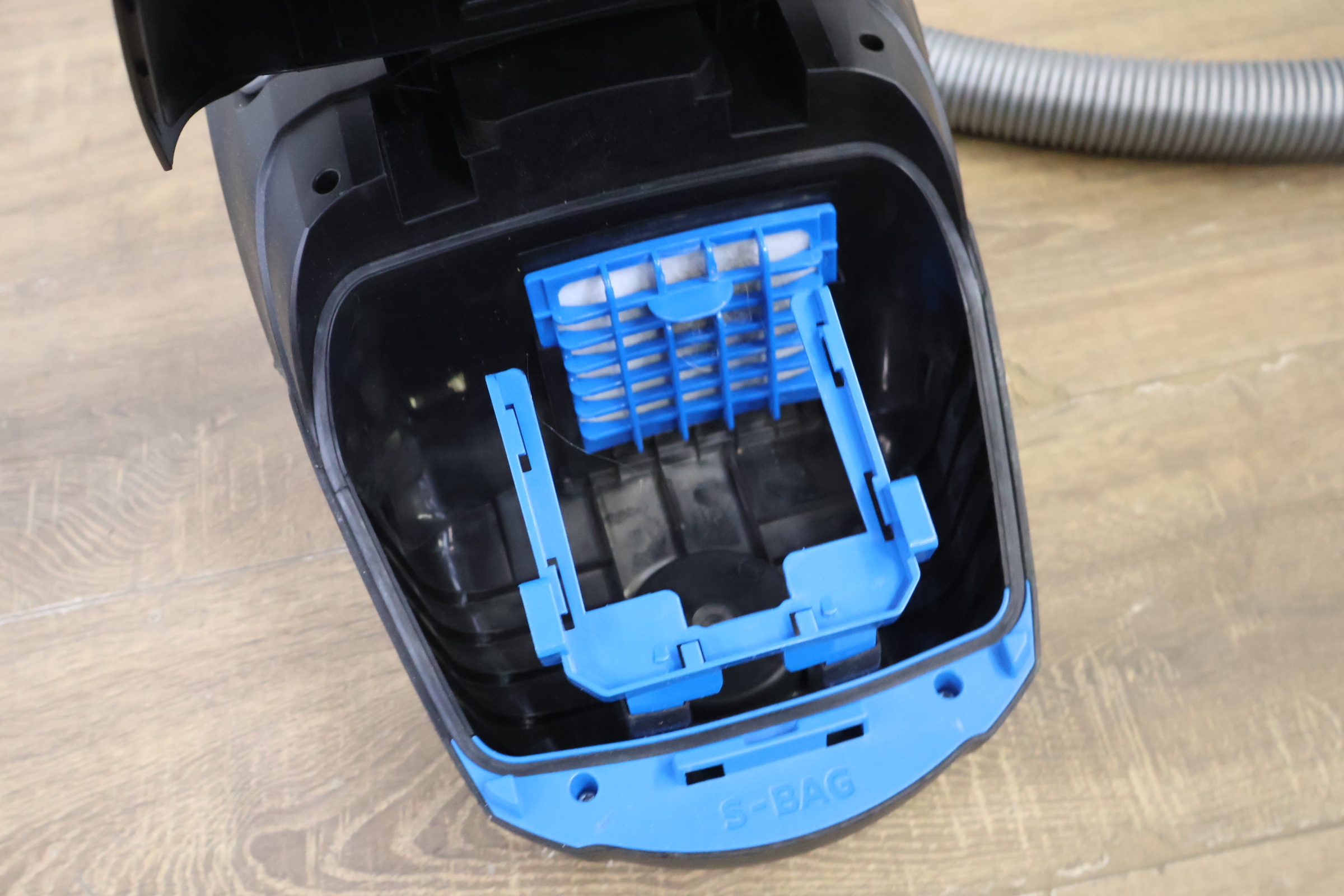 Philips Stofzuiger – foto 11 – kavel bij GSD Auctions, Zoeterwoude