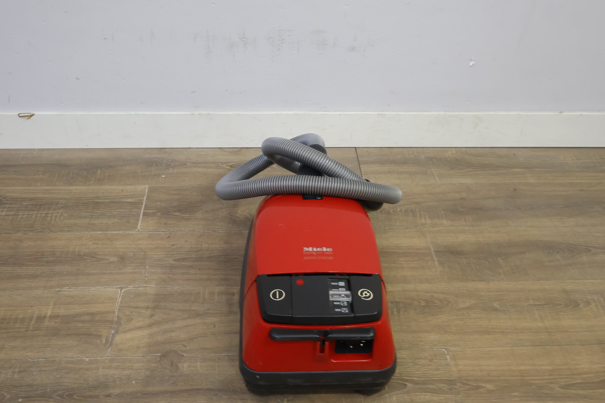 Miele stofzuiger – foto 5 – kavel bij GSD Auctions, Zoeterwoude