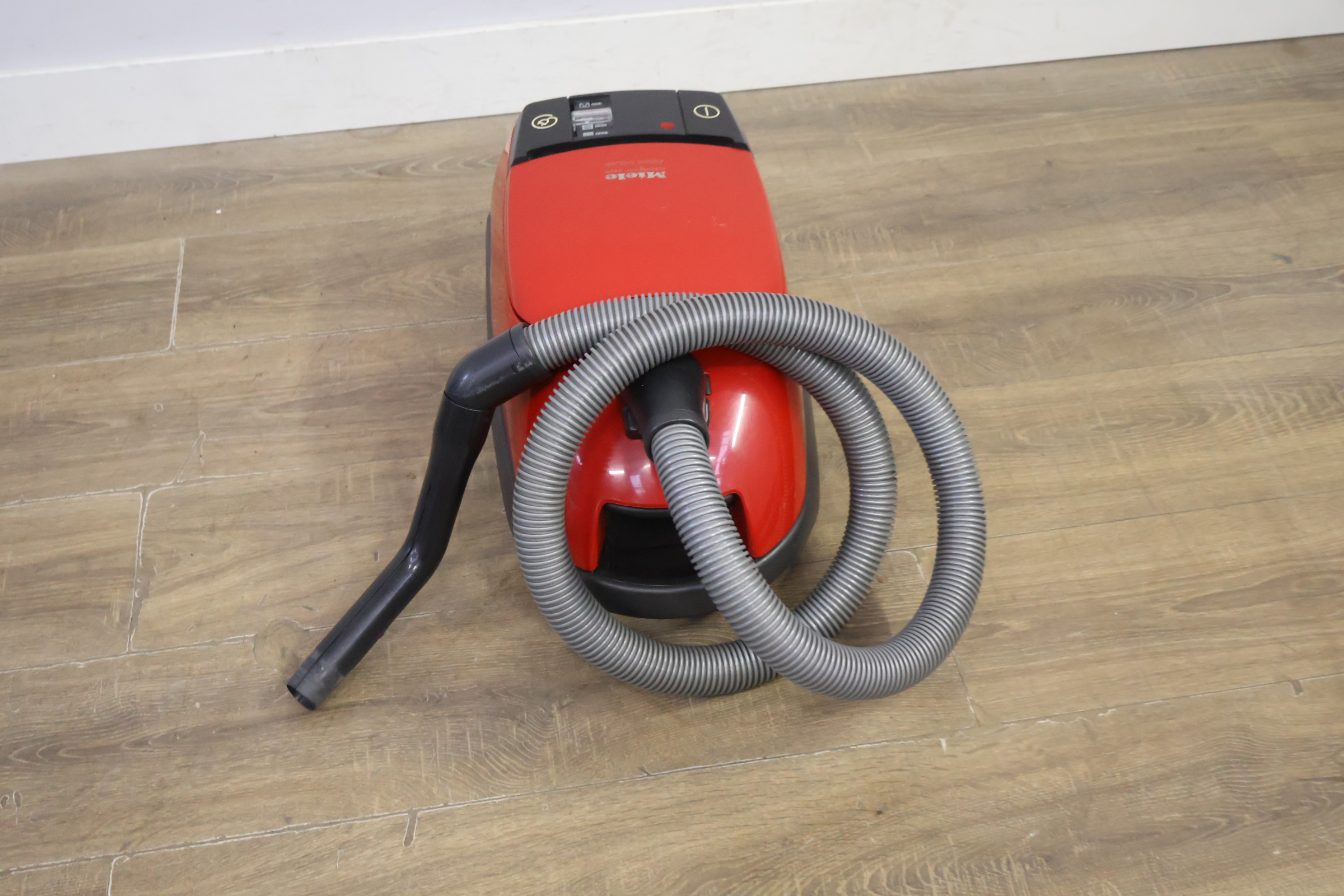Miele stofzuiger – foto 10 – kavel bij GSD Auctions, Zoeterwoude