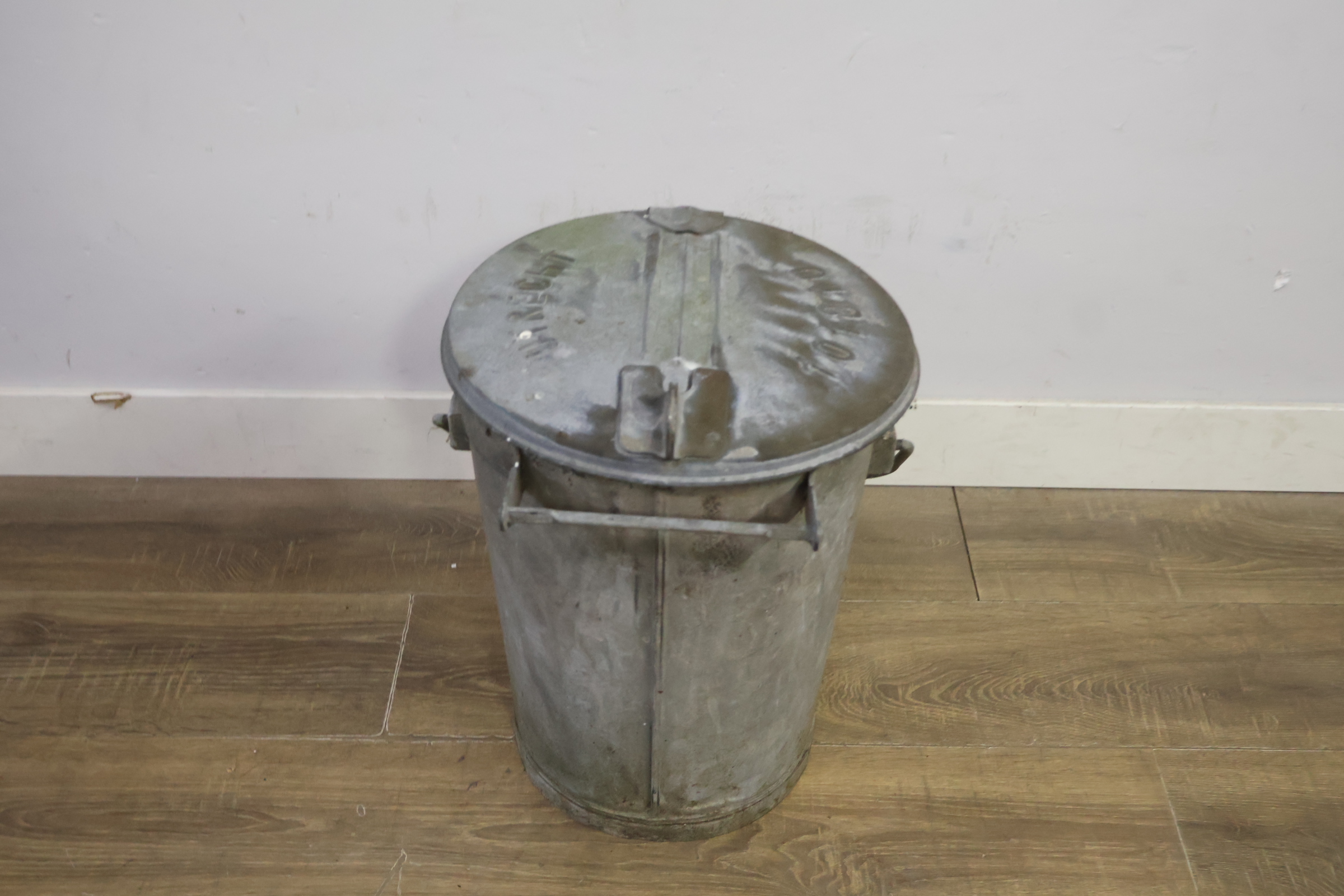 Zinken Afval emmer - Utrecht – foto 10 – kavel bij GSD Auctions, Zoeterwoude