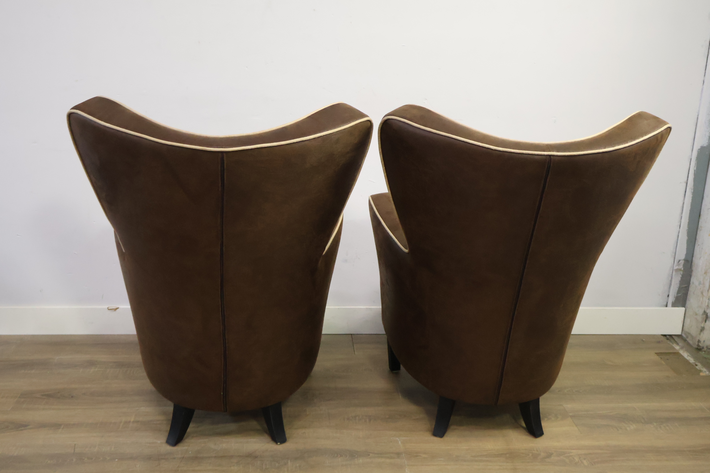Set van 2 fauteuils met witte bies – foto 6 – kavel bij GSD Auctions, Zoeterwoude