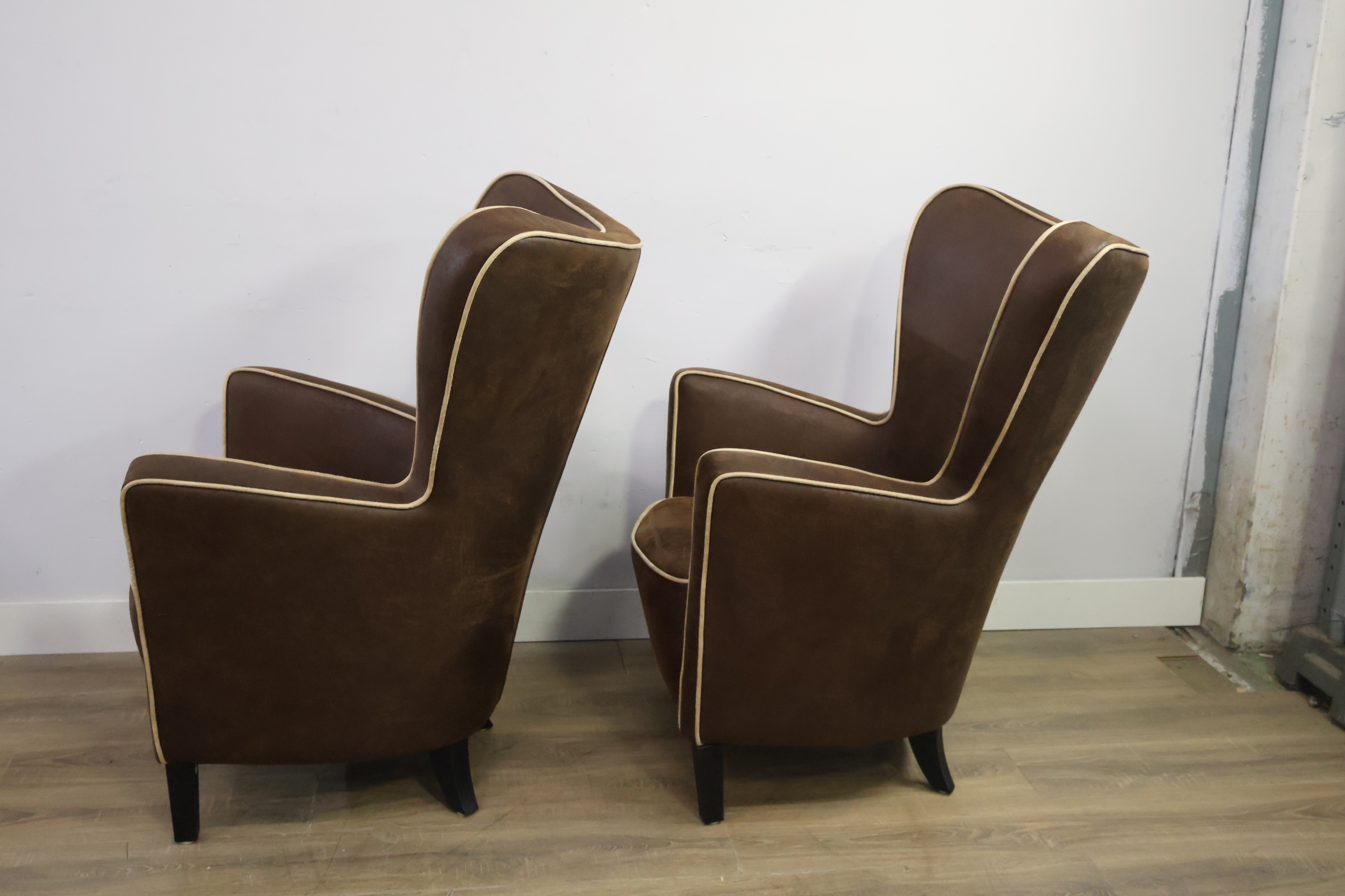 Set van 2 fauteuils met witte bies – foto 7 – kavel bij GSD Auctions, Zoeterwoude