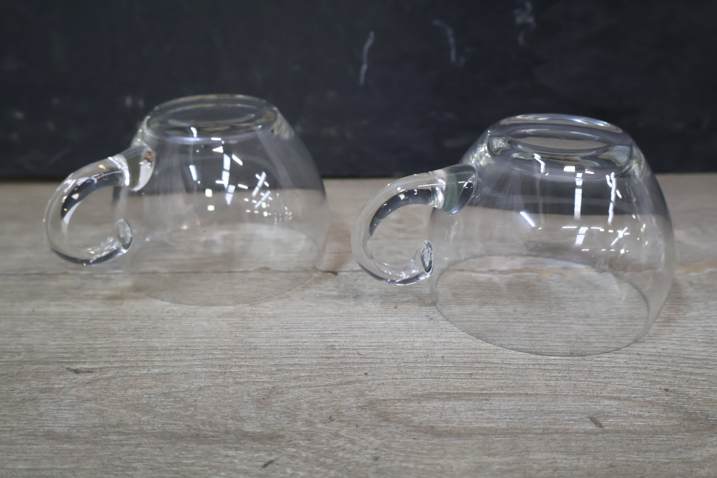 Glazen kaasstolp met 4 theeglazen – foto 8 – kavel bij GSD Auctions, Zoeterwoude