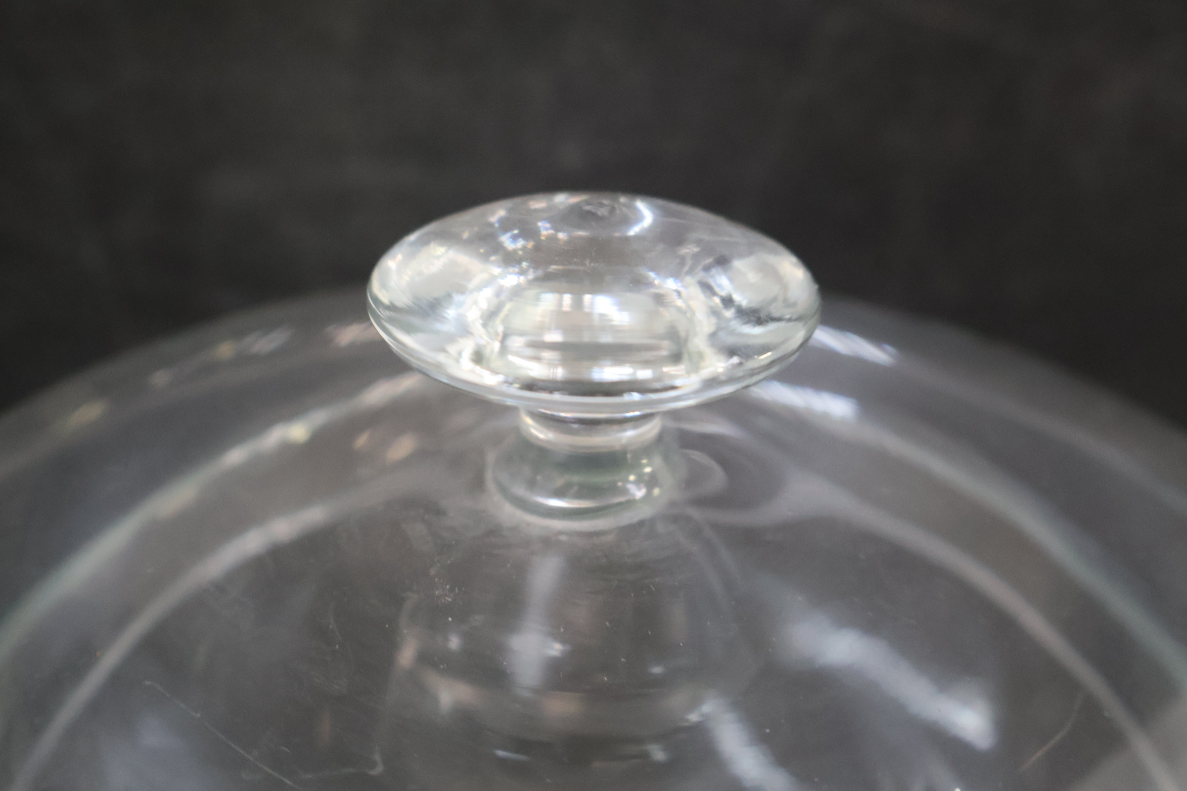 Glazen kaasstolp met 4 theeglazen – foto 11 – kavel bij GSD Auctions, Zoeterwoude