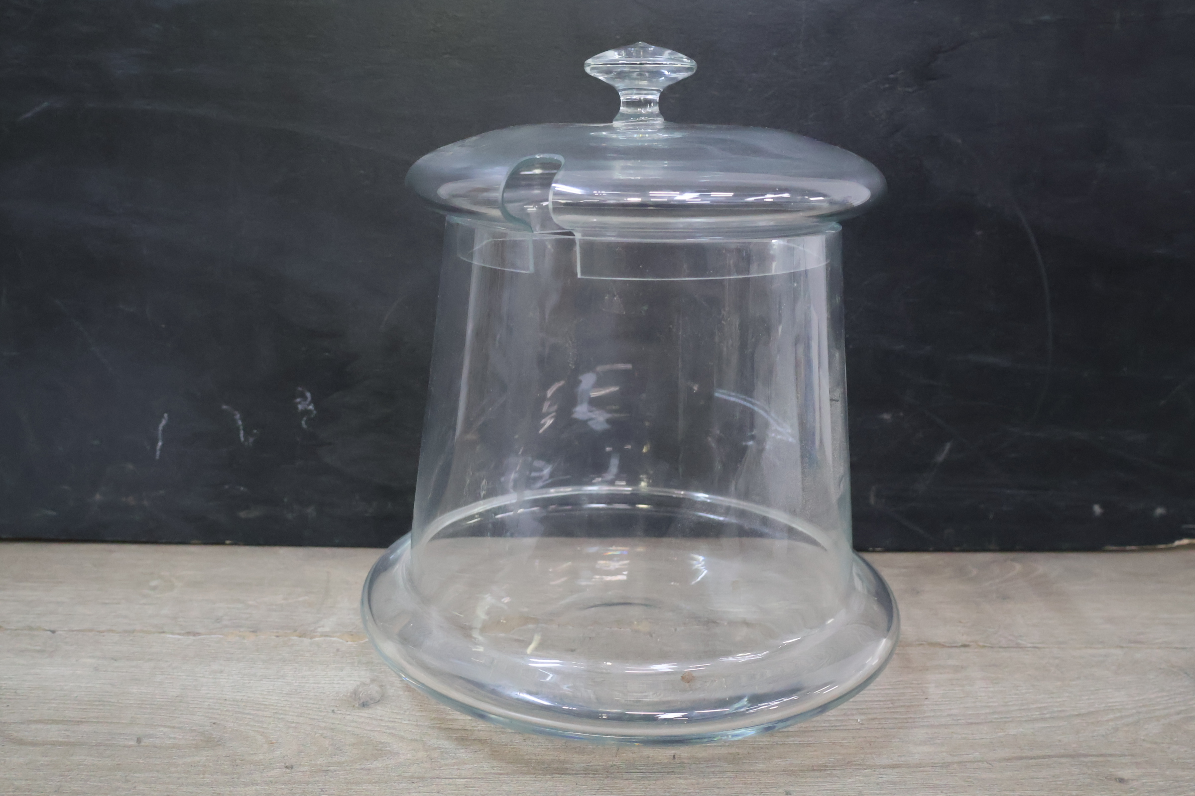 Glazen kaasstolp met 4 theeglazen – foto 12 – kavel bij GSD Auctions, Zoeterwoude
