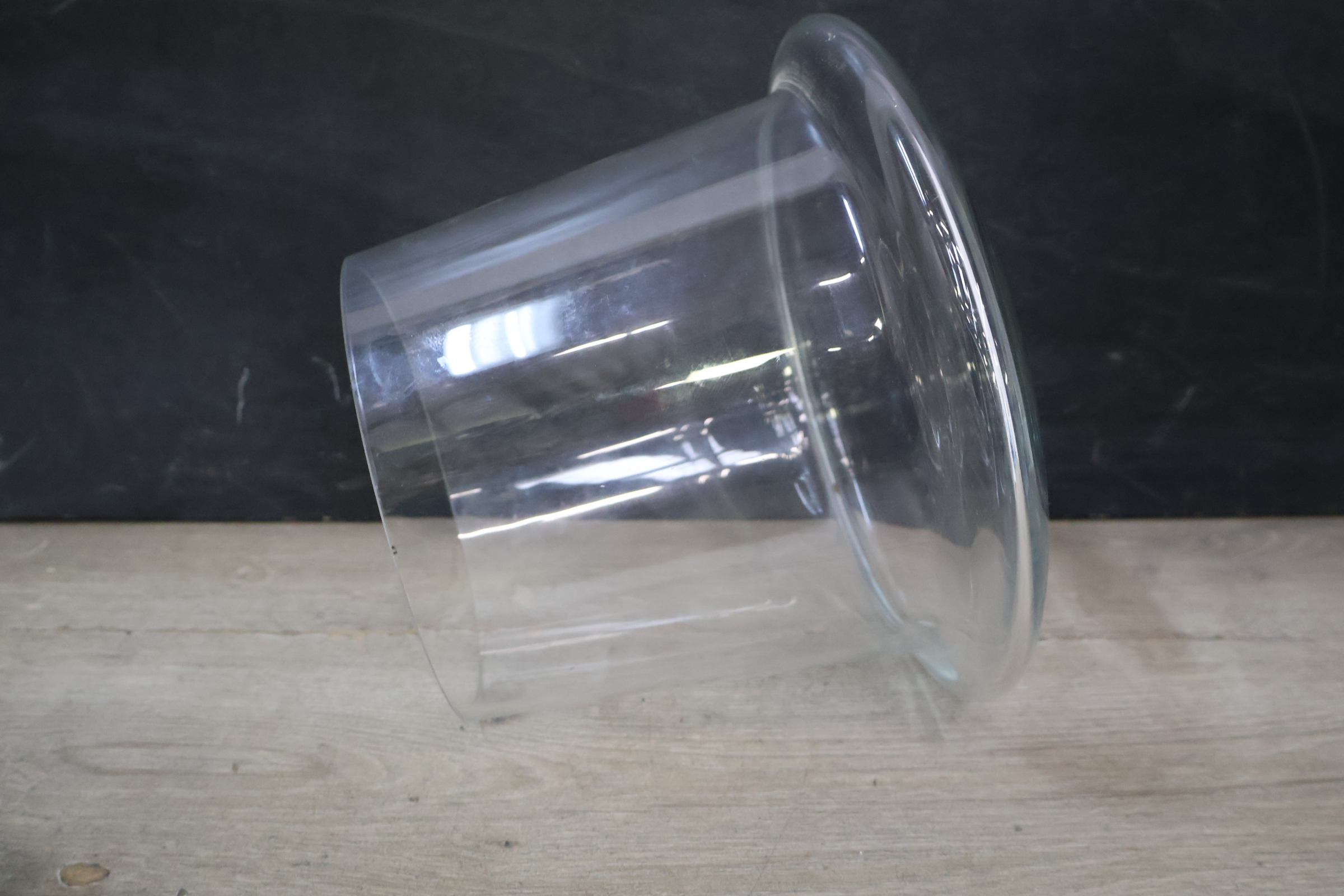 Glazen kaasstolp met 4 theeglazen – foto 16 – kavel bij GSD Auctions, Zoeterwoude
