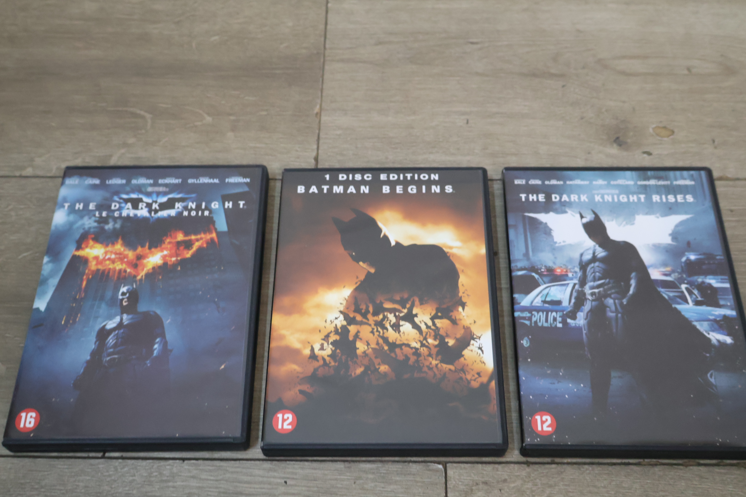 The Dark Knight Trilogy DVD collectie plus Batman begins. set van 4 DVD's – foto 8 – kavel bij GSD Auctions, Zoeterwoude