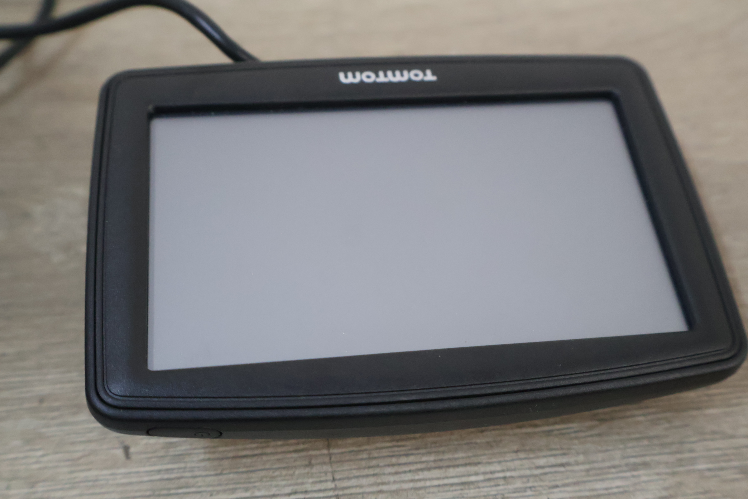 TomTom XL2 GPS Navigatiesysteem met hoes en handleiding – foto 8 – kavel bij GSD Auctions, Zoeterwoude