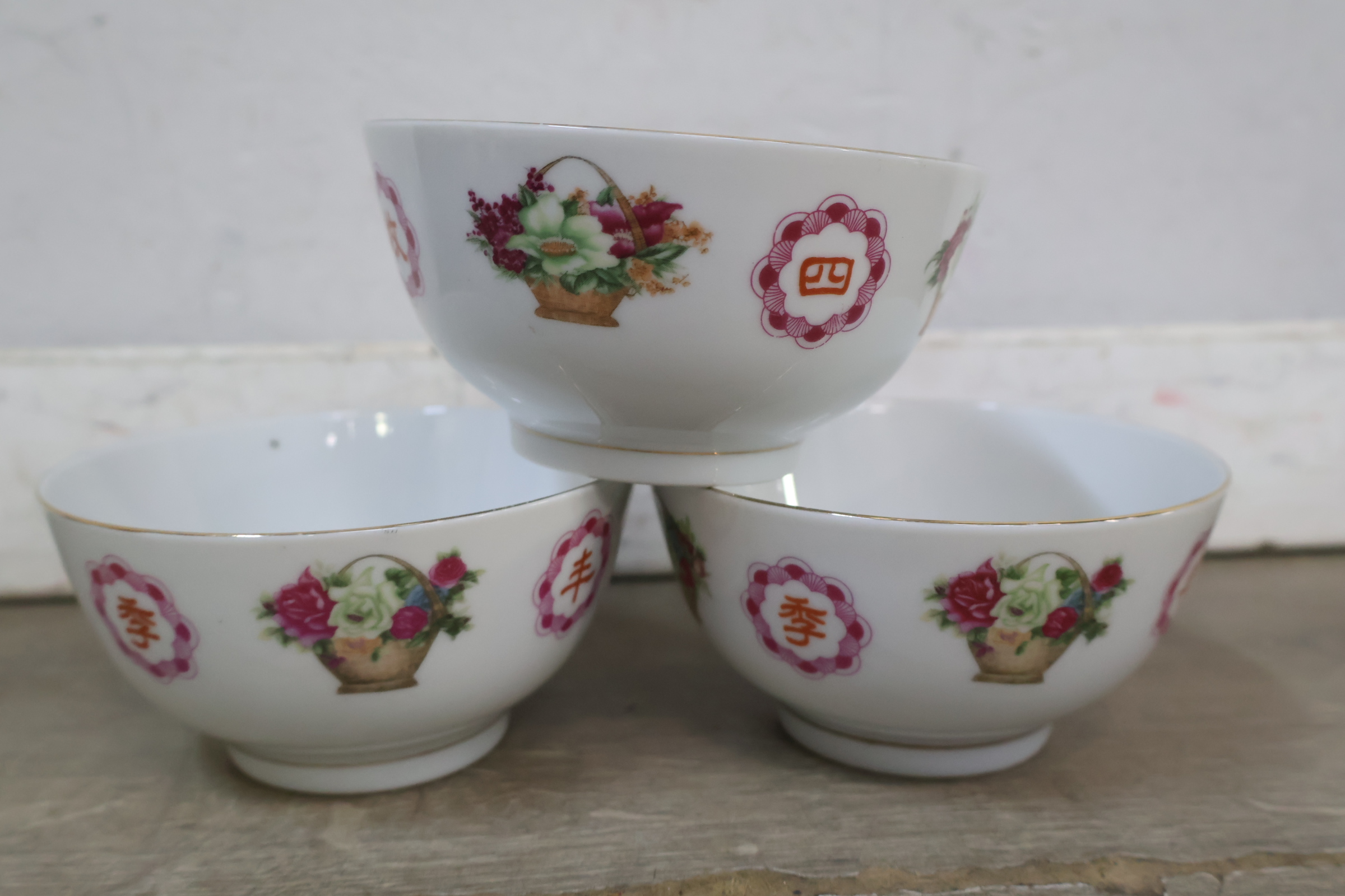 Assortiment klein porselein en keramiek met beeldje – foto 7 – kavel bij GSD Auctions, Zoeterwoude
