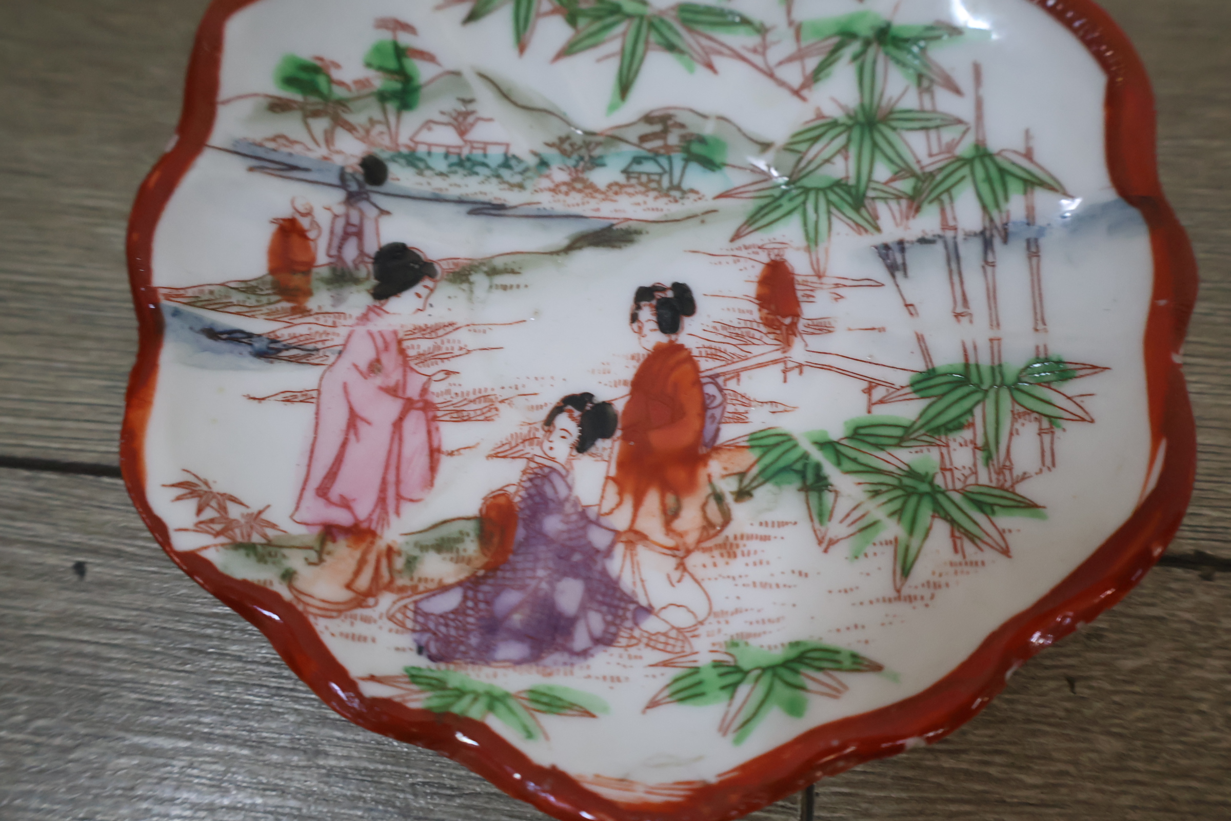 Assortiment klein porselein en keramiek met beeldje – foto 16 – kavel bij GSD Auctions, Zoeterwoude