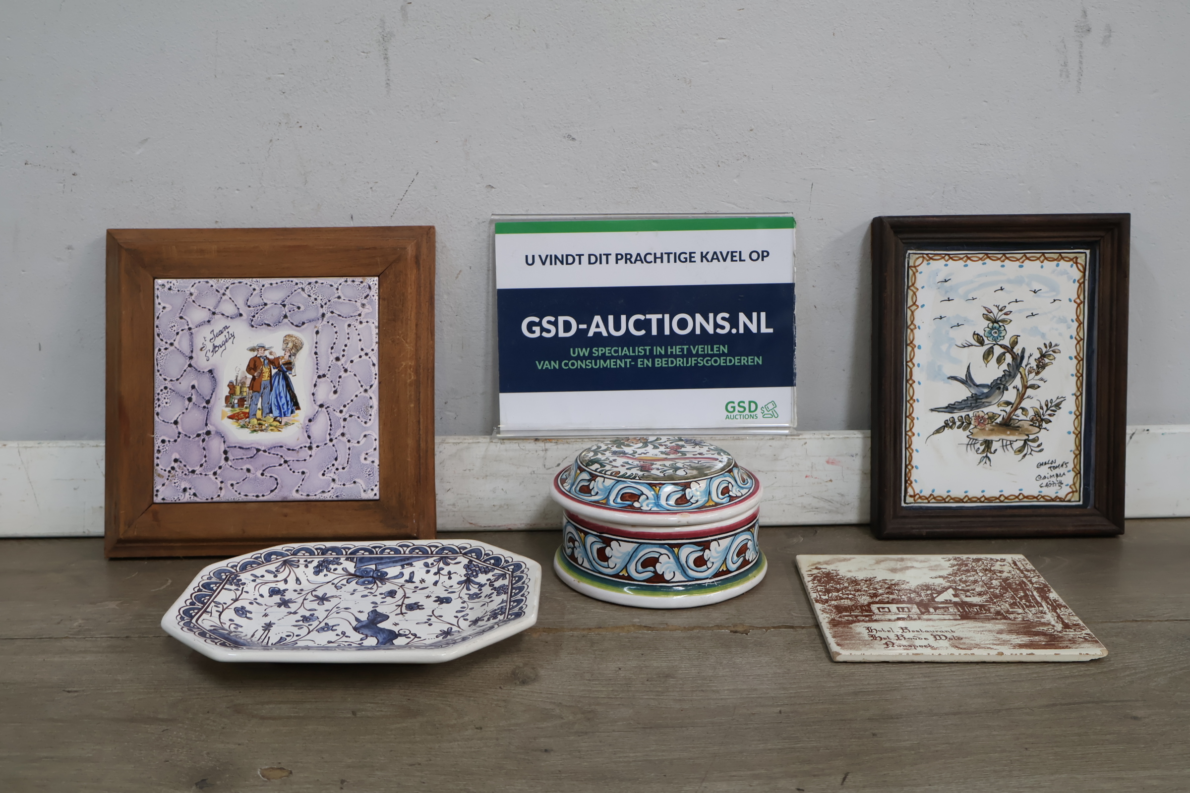 Porseleinen Tegels – foto 2 – kavel bij GSD Auctions, Zoeterwoude